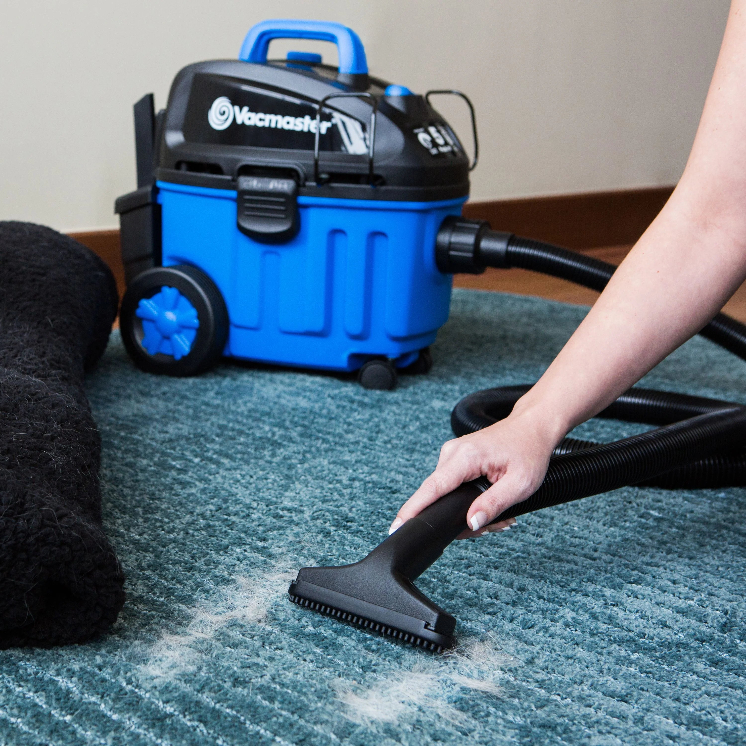 4 Gallon 5 Peak HP Poly Household Wet/Dry Vacuum