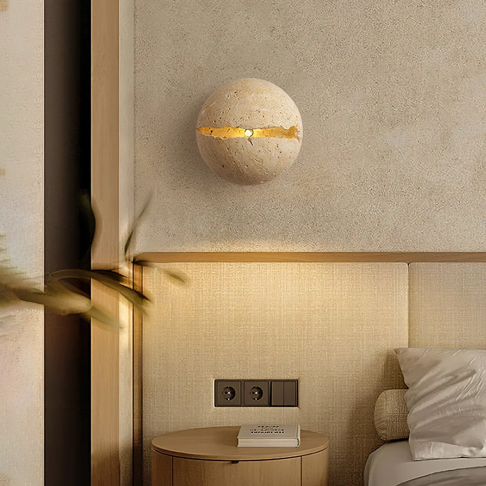 Round Crackle Travertine Wall Lamp