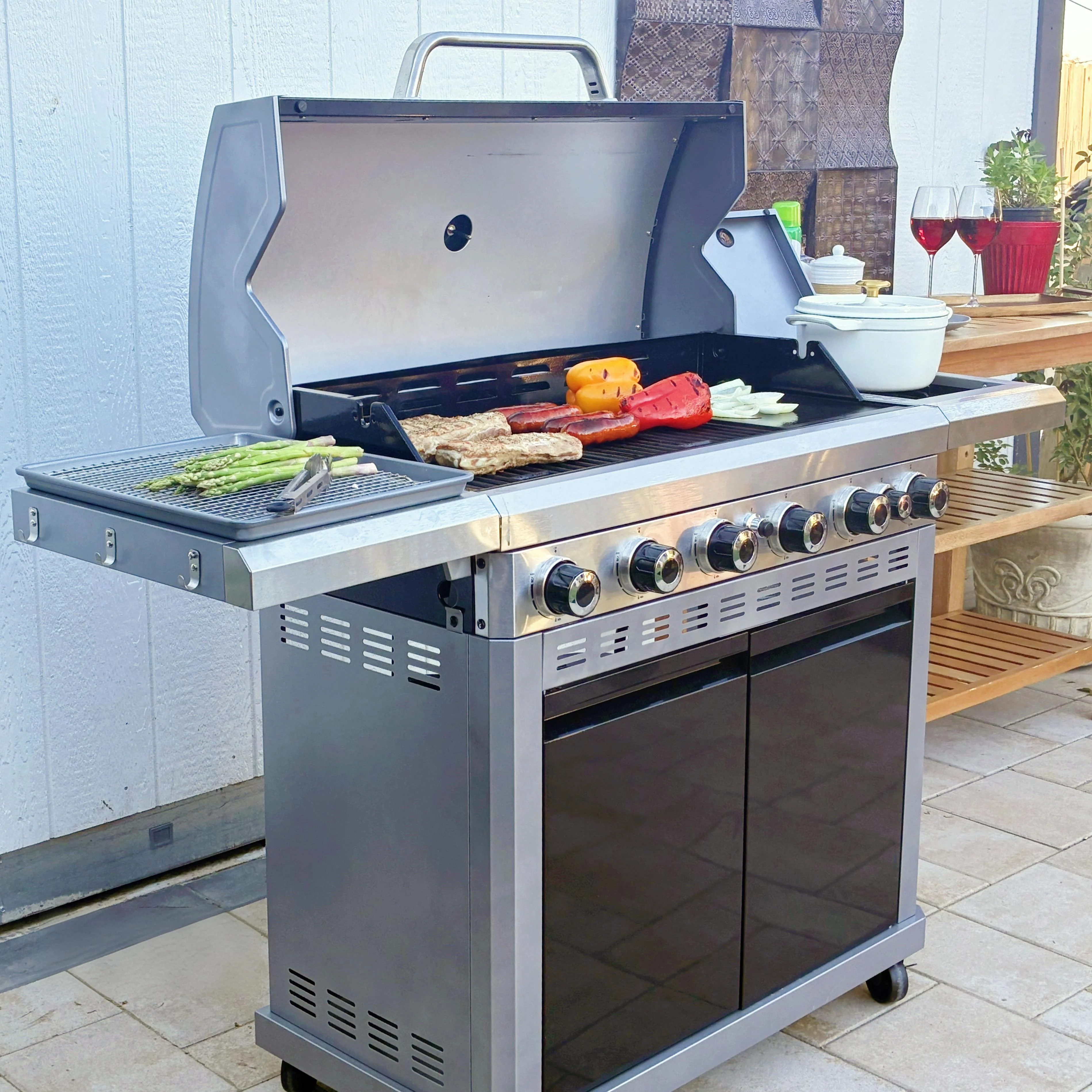 6-Burner 740 sq.in. Extra Large Gas BBQ Grill with Griddle & Side Burner-Captiva Designs