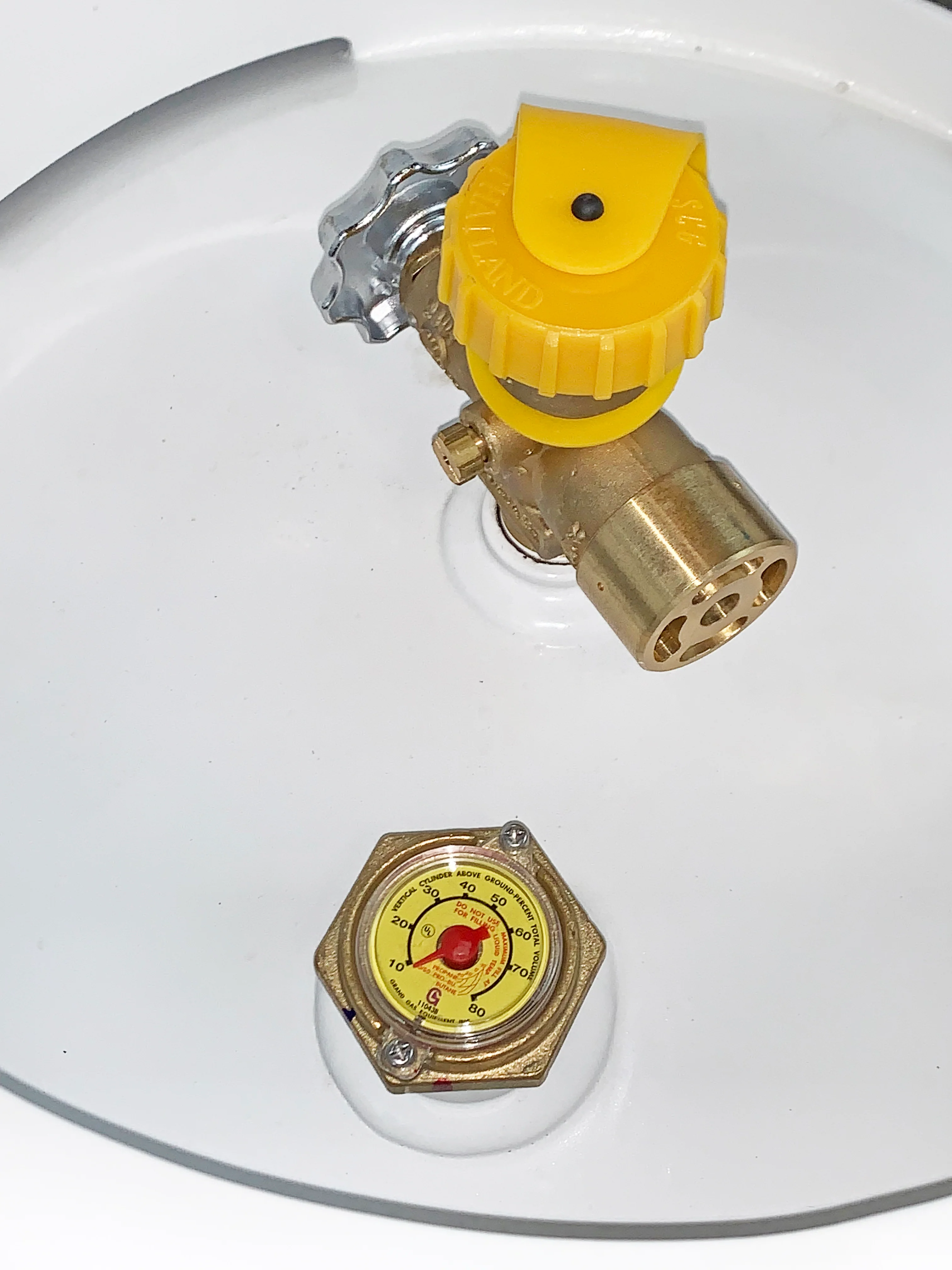 Flame King 100lb 25 Gallon ASME Propane Tank with Valves Gauge & Lid