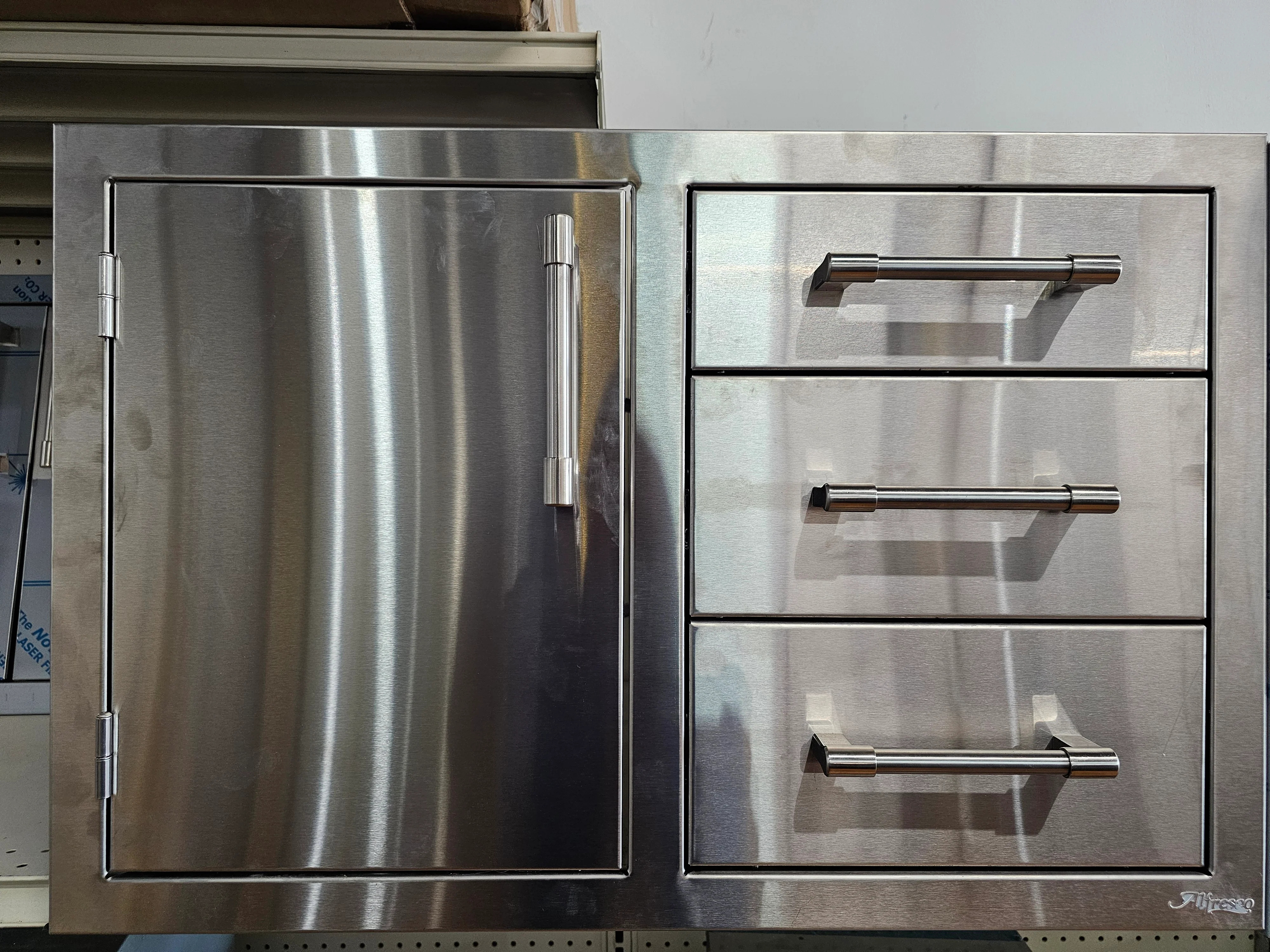 *OPEN BOX* Alfresco 32