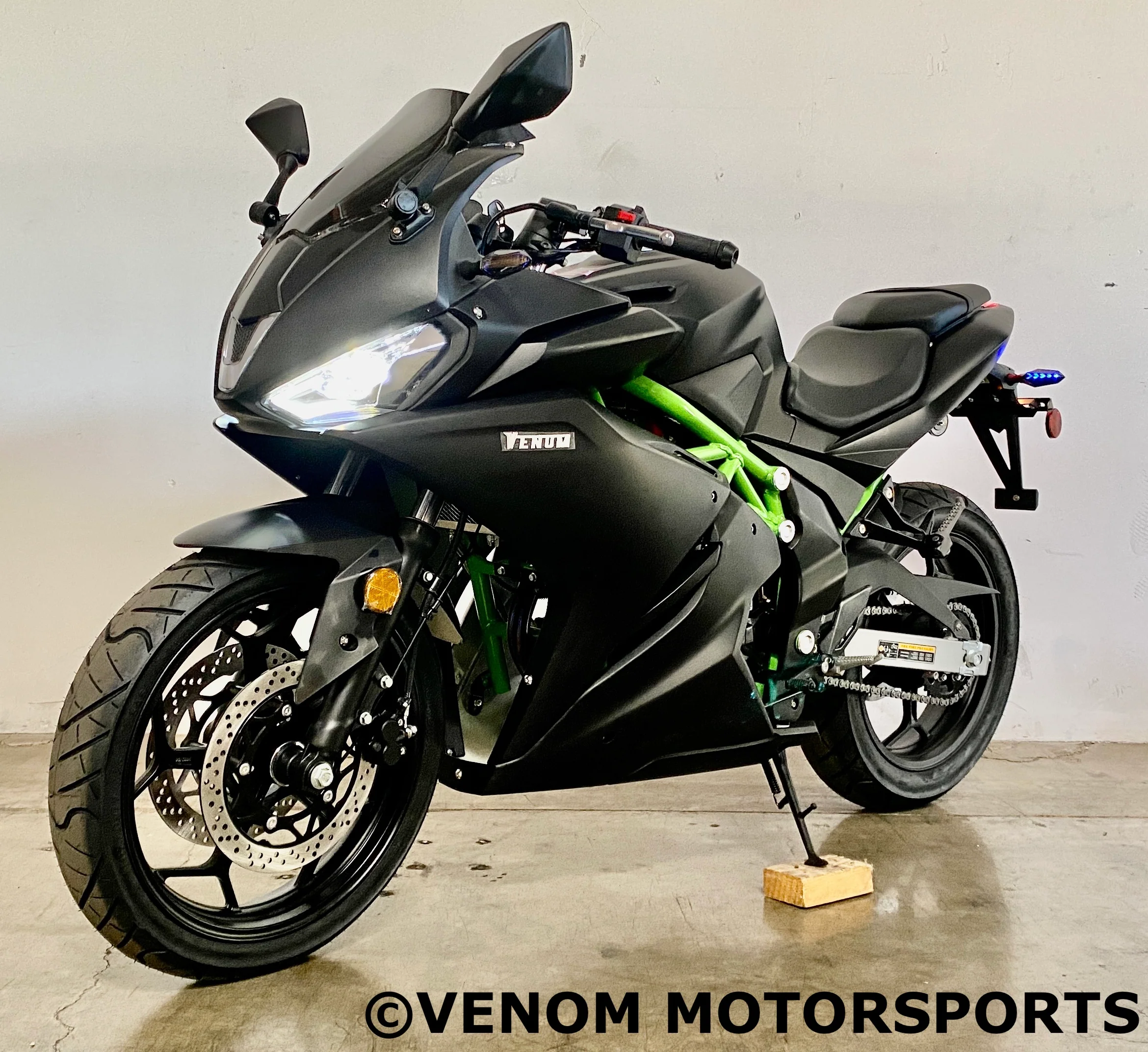 Venom x22R MAX 250cc Motorcycle | Fuel Injected | 6 Speed