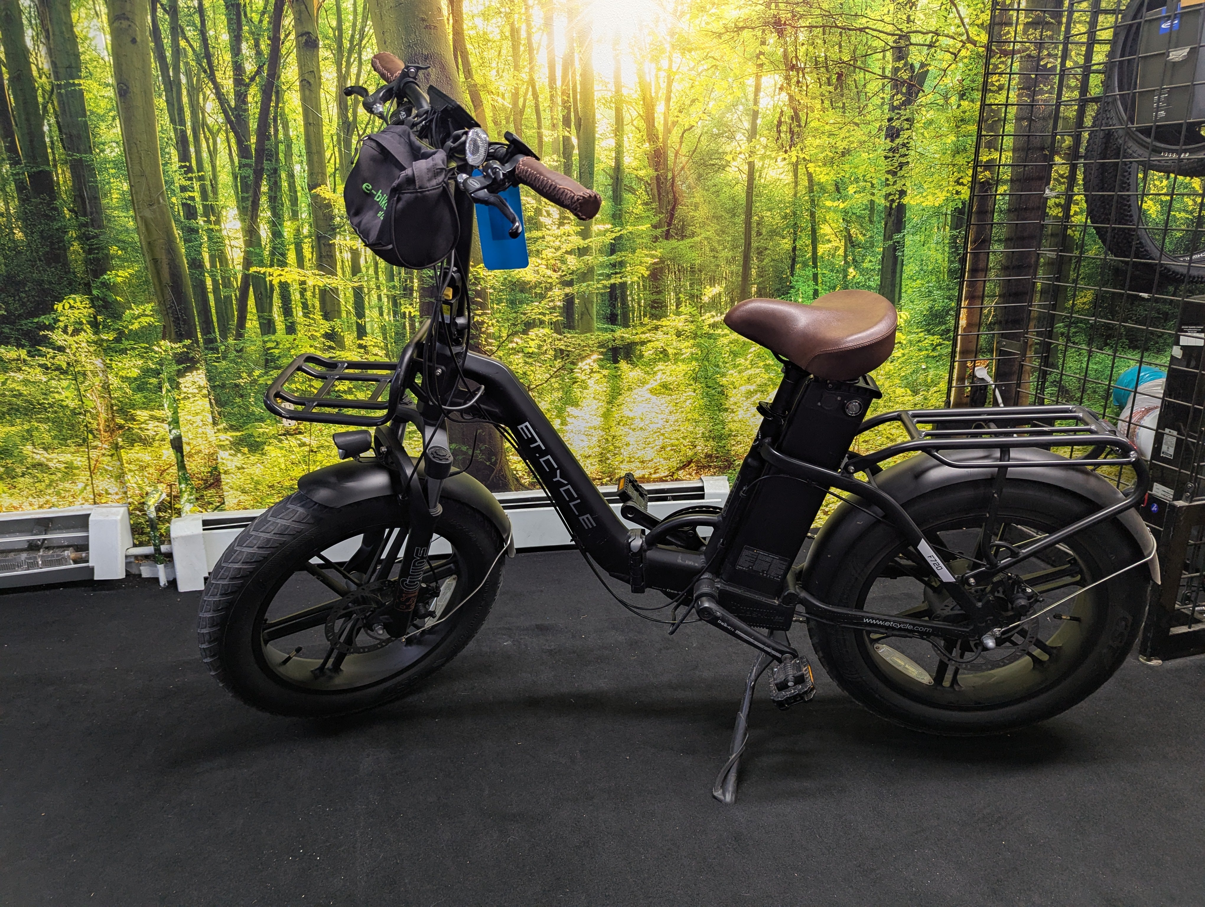 (Consignment) E.T. Cycle F720 Black