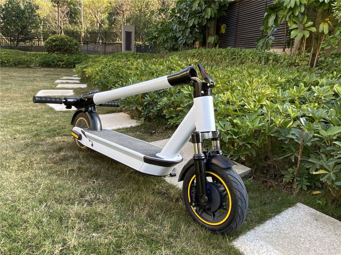 Fast Adult 10 Inch Two Tires Folding E Scooter 500W 10 Ah Battery Lights Scooter Electrique For Adult