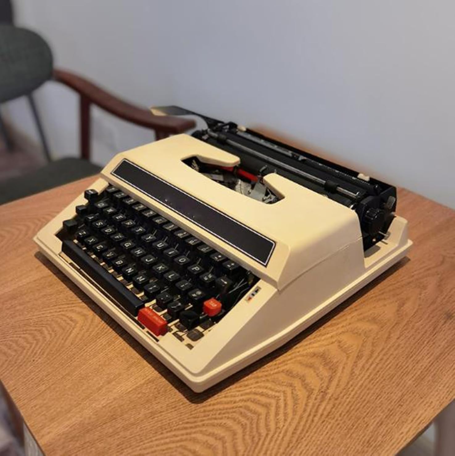 ZHZHZ Typewriter Portable Machinery Word Processing Typewriter Included Twin Spool Black Red Ribbon