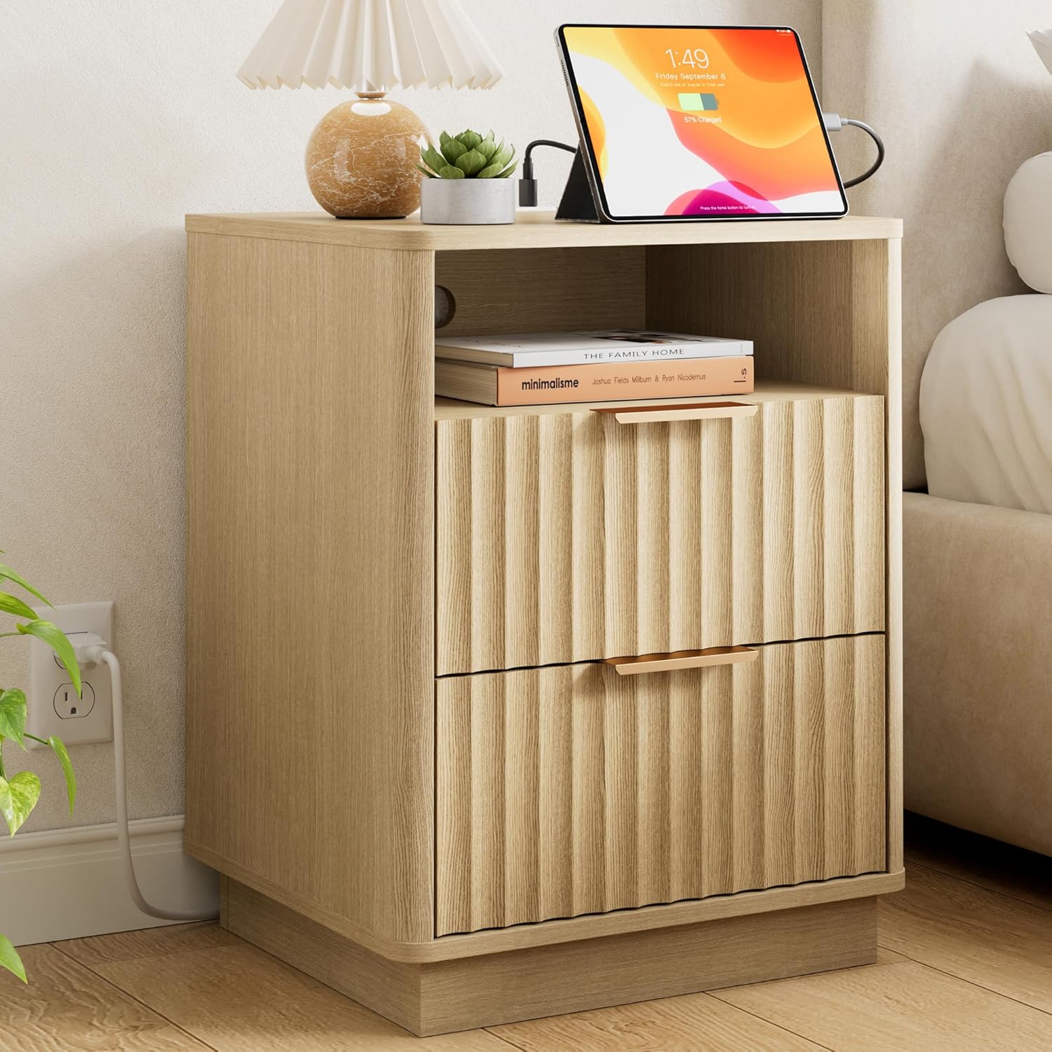FavourLife Fluted Nightstand, Modern Night Stand, 2 Drawers Nightstand with Charging Station, Wooden End Table w/Storage, Bedside Table for Bedroom Sofa Home Office, Curved Corners Design, Natural Oak