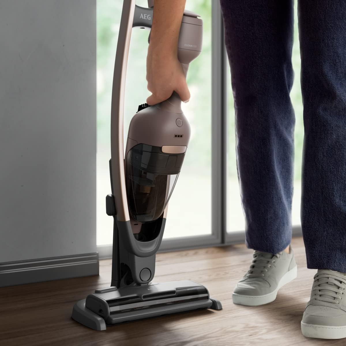 AEG Clean 6000 AS62A252XN Cordless Vacuum Cleaner / Bagless / Quiet / Handheld Vacuum Cleaner Battery / 55 min Running Time / Hard Floor / 2-in-1 / Pet Hair / Dog / Cat / Carpet / Car / Brown