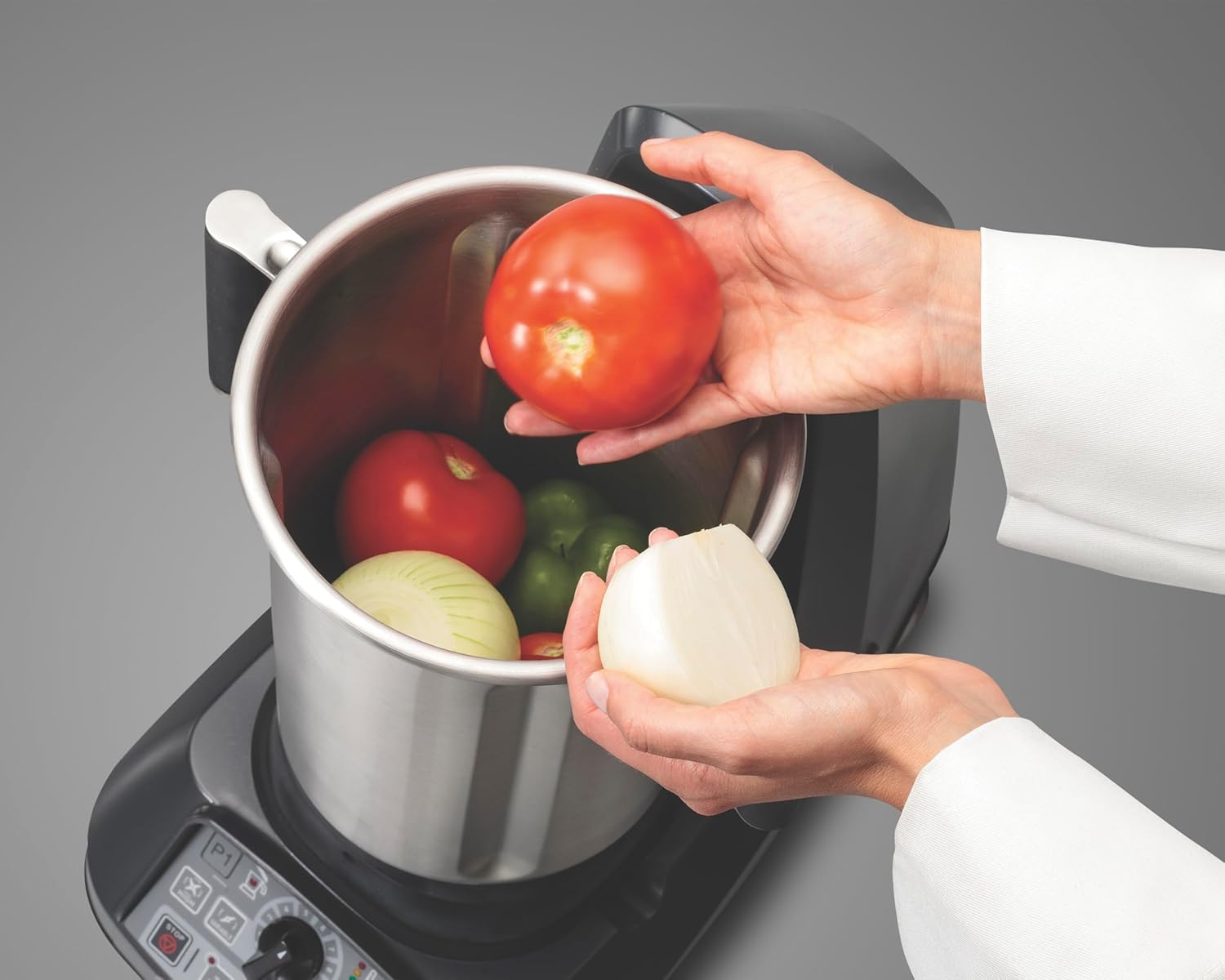 Hamilton Beach Commercial EXPEDITOR 1 Gallon / 4 Liter Culinary Blender, 3.5 HP Motor, Lower Profile Design, Clear Lid with 120 Milliliter / 4 Fluid Ounce Dosing Cup, NSF Certified, HBF900SR