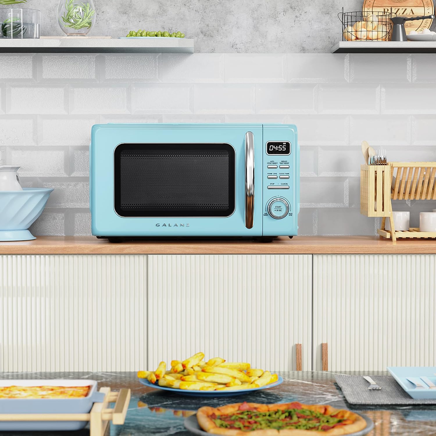 Galanz GLCMKZ09BER09 Retro Countertop Microwave Oven with Auto Cook & Reheat, Defrost, Quick Start Functions, Easy Clean with Glass Turntable, Pull Handle, 0.9 cu ft, Blue
