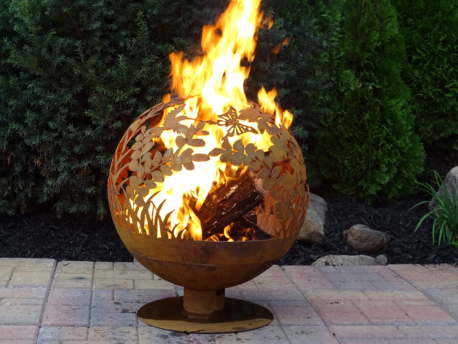 Esschert Design FF1017 Garden Fire Sphere, Rust Metal Finish - Large