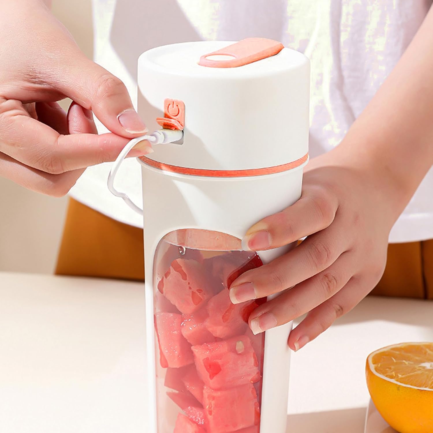 Portable Blender, 480ml Portable Juicer Blender with 6-Blade Head, Cup for Shakes and, USB for Office, Gym, Kitchen, Travel Juicer