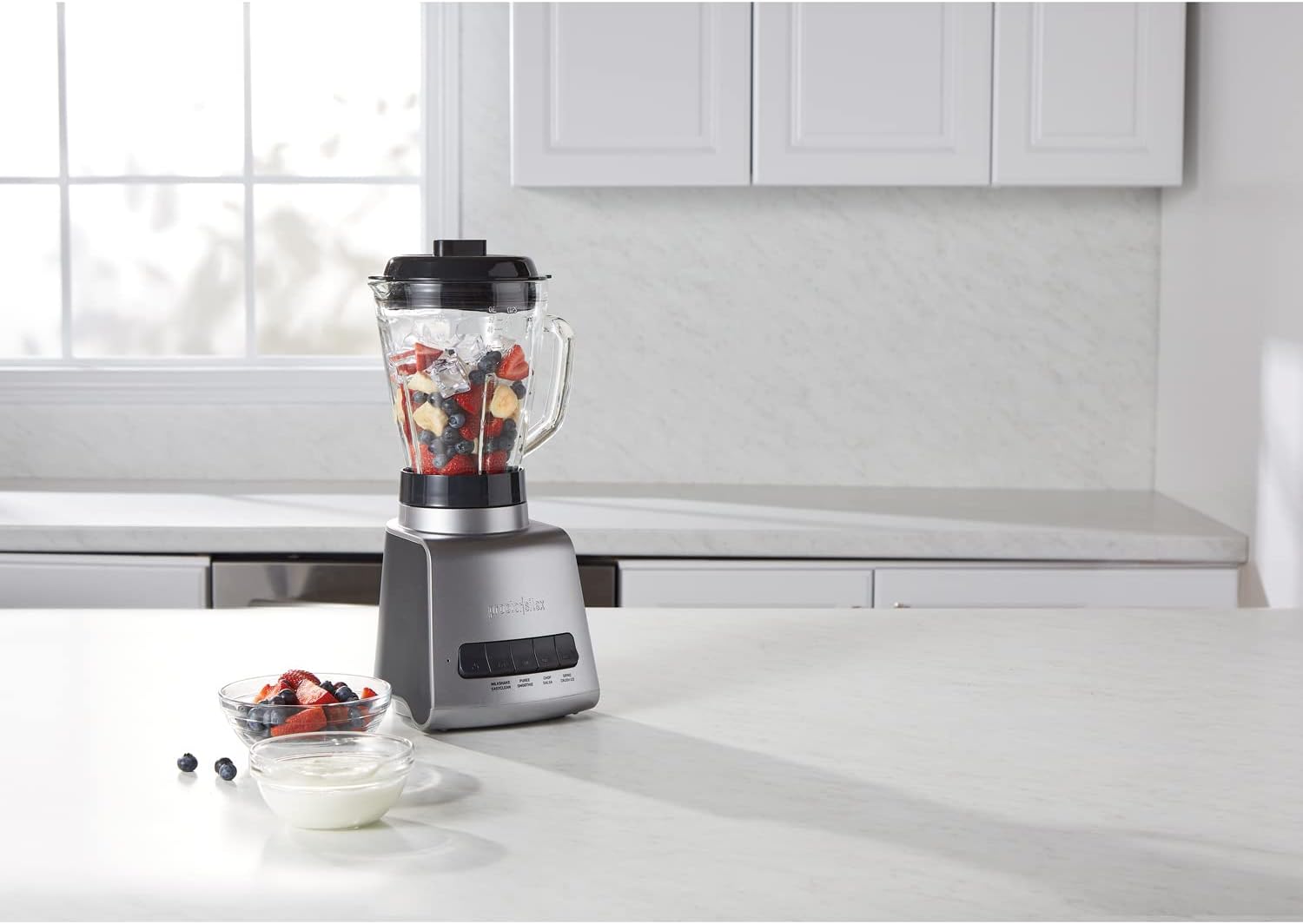 Proctor Silex PowerHouse 950 Watts Blender for Shakes and Smoothies, 52 oz. BPA Free MultiBlend Glass Jar, Black & Silver (53560)