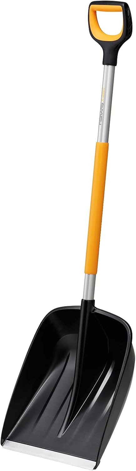 Fiskars Snow Shovel for Small and Large Amounts of Snow, X-Series, Length: 132 cm, Aluminium/Polymer, Black/Orange/Grey, 1057177