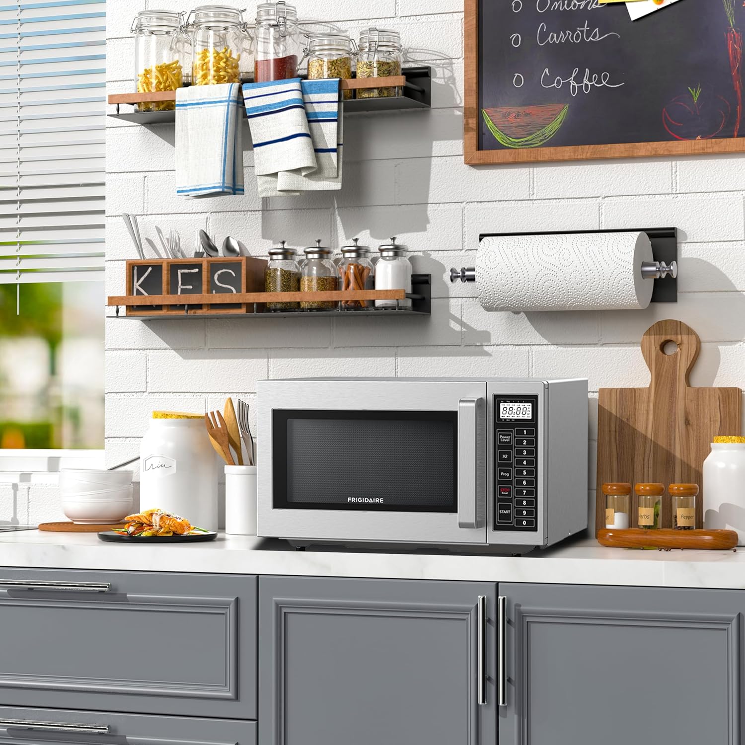 FRIGIDAIRE COMMERCIAL Kitchen Microwave Oven, 0.9 Cu Ft (1000 Watts), NSF certified