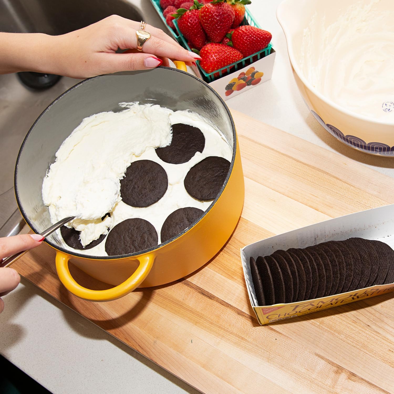 Great Jones Dutch Baby Dutch Oven with Lid (Mustard, 3.5-Quart) | Enameled Cast Iron, Round Shape | Safe for Stovetops & Ovens up to 500°F | Space-Saving & Dishwasher-Friendly | Small-Batch Cooking