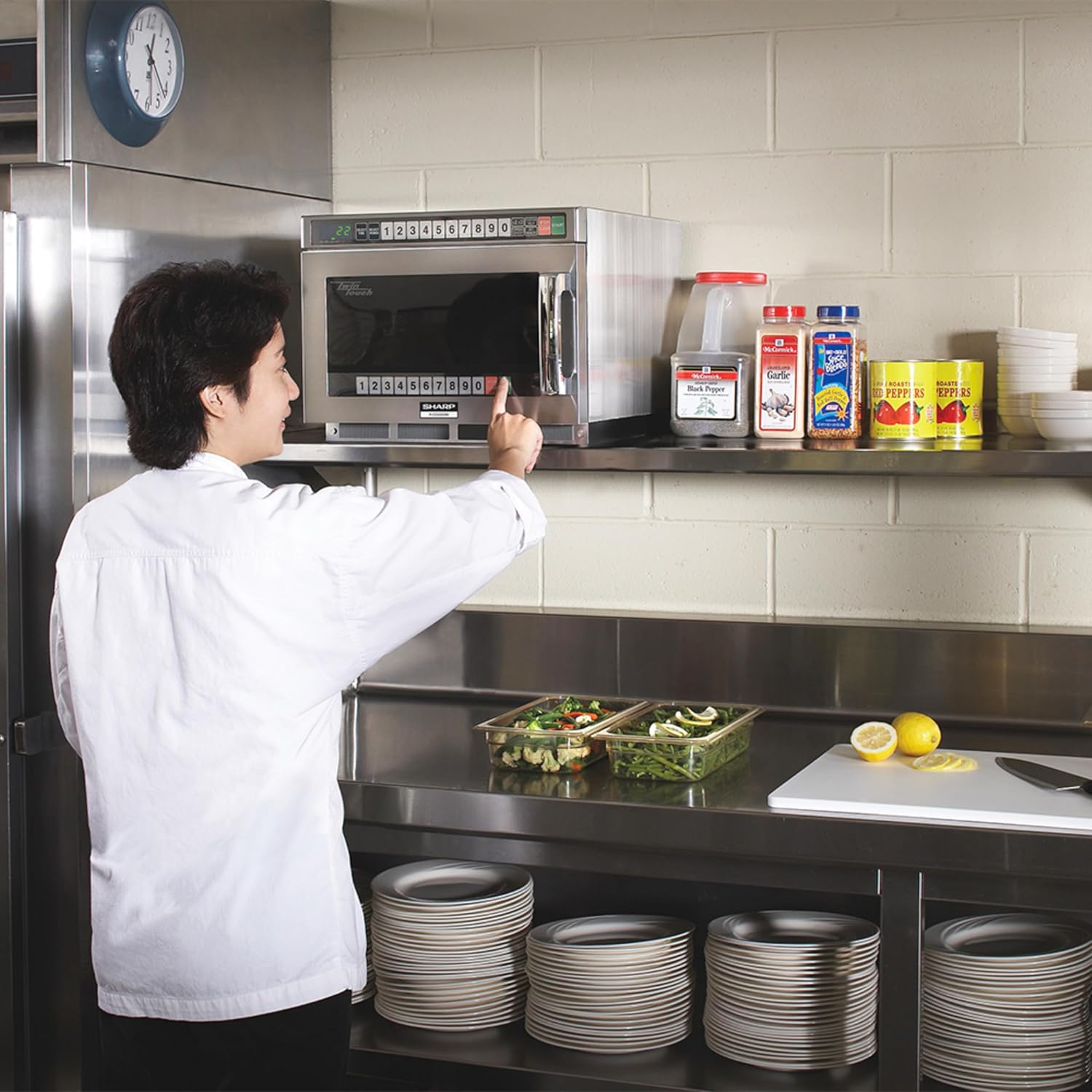 Sharp R-CD1800M Commercial Microwave Oven, TwinTouch Heavy Duty with Dual TouchPads, 1800 Watts, 0.75 Cu. Ft. Capacity, Stainless Steel, 10 Memory Pads, 4-Stage Programming, Auto Voltage Sensor