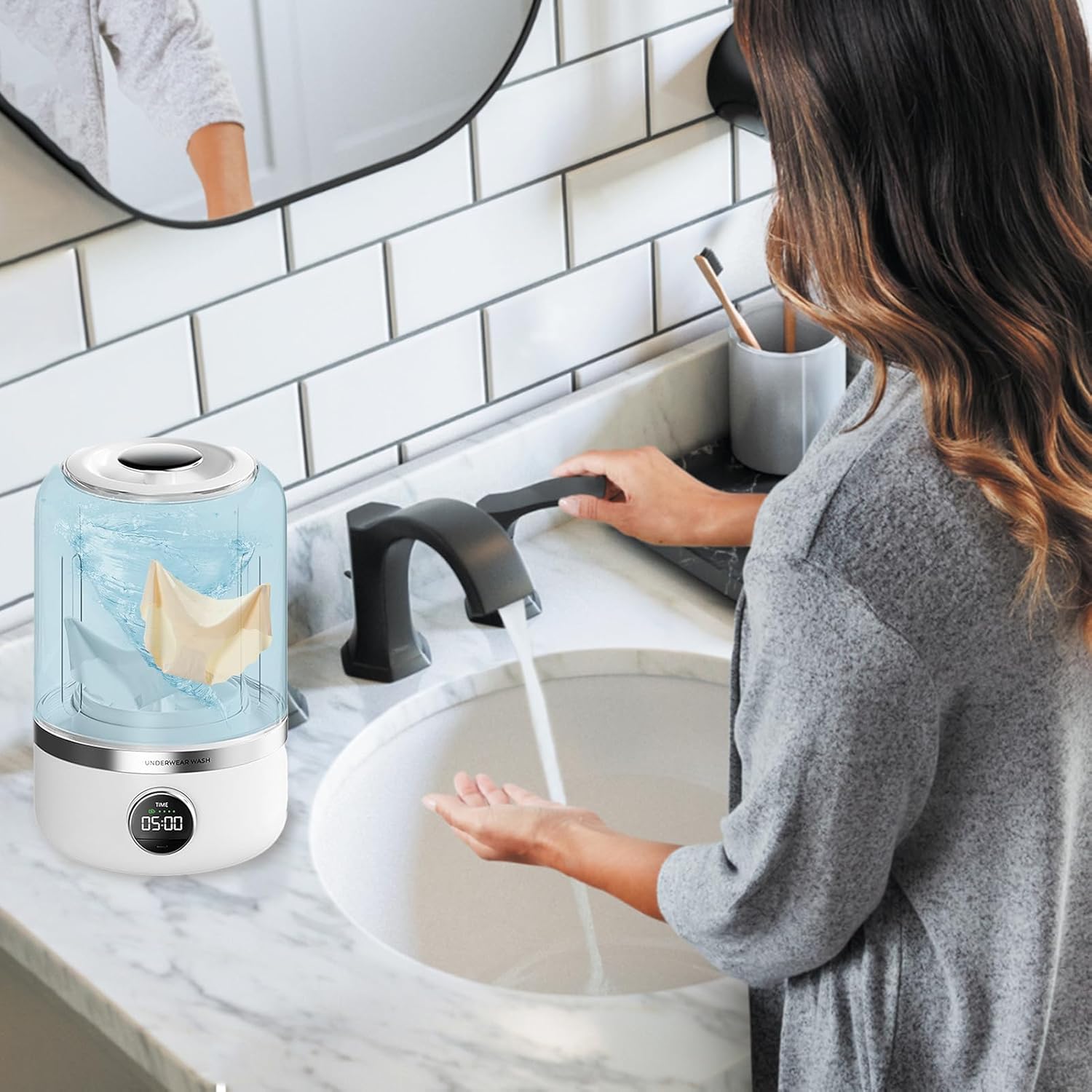 Rechargeable Mini Portable Washing Machine, with 4000mAh 5V 10 W Underwear Washing Machine for Underwear,Baby Clothes,Travel (White)