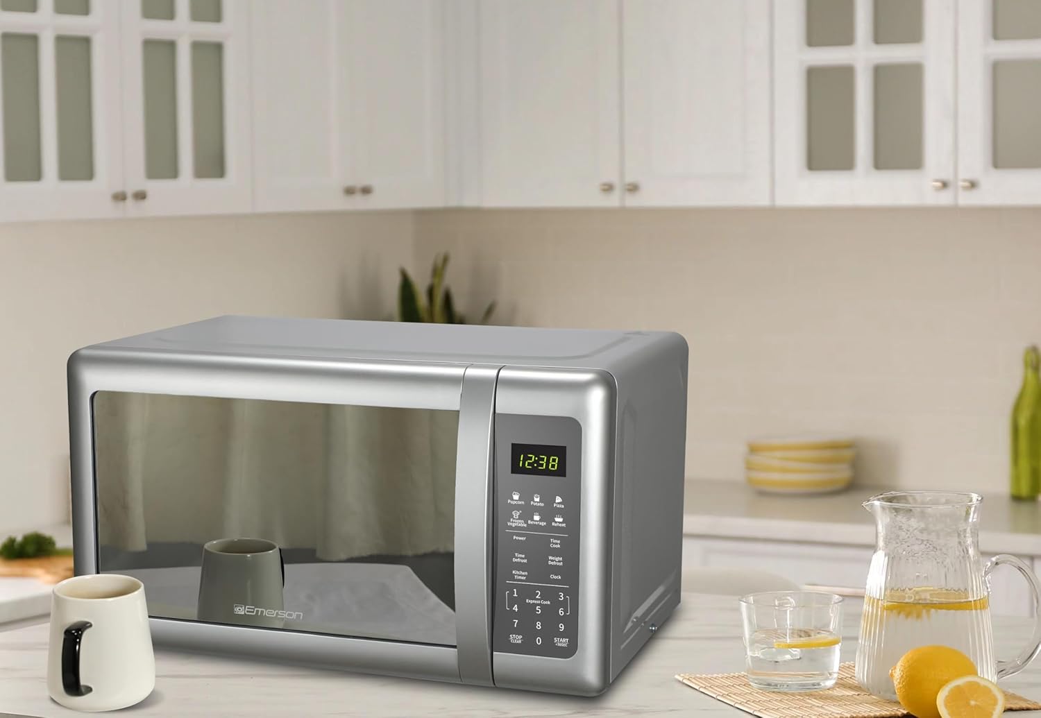 Emerson MW7601SL-N Countertop Microwave Oven with Sleek Mirrored Finish Glass Door, 700W, 10 Power Levels and 6 Pre-Programmed Settings with Child Safe Lock, 0.7. Cu. Ft., Silver