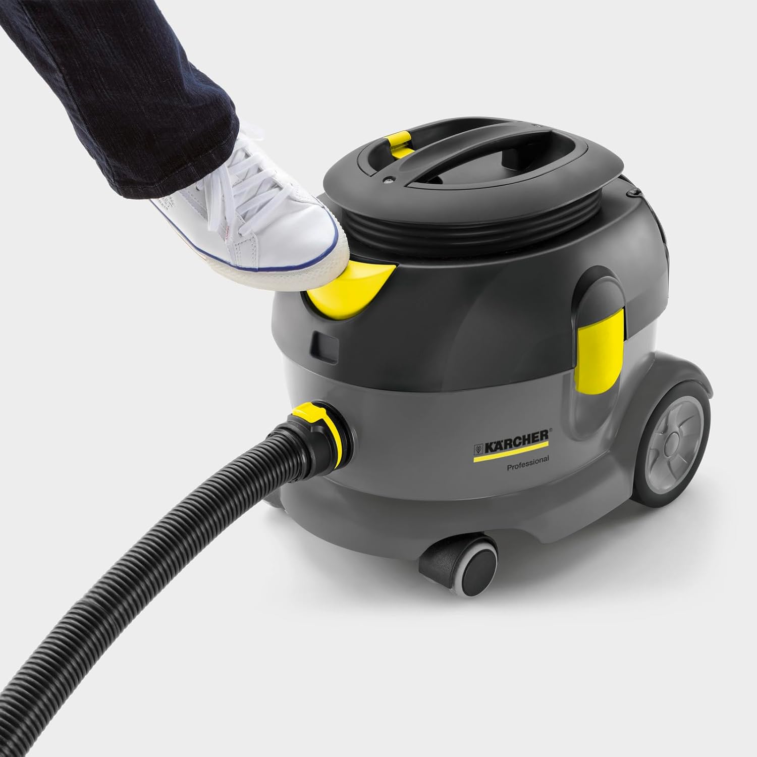 Kärcher Commercial Vacuum Cleaner with Onboard Cord Storage - T 12/1-3 Gallon Container - 40 ft. Cord