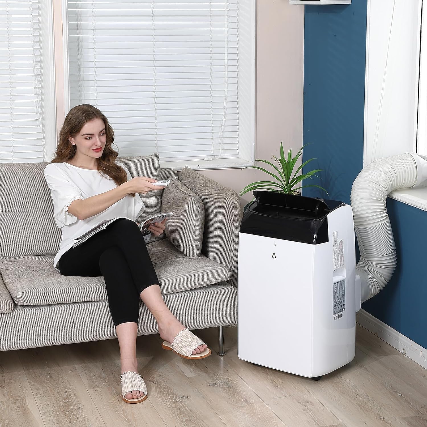 10,000 BTU Portable Air Conditioner, Cools Rooms up to 51 m², 3-in-1: Air Conditioner, Dehumidifier and Fan, Includes Remote Control, LED Panel, Window Kit and Sleep Mode (Quiet)