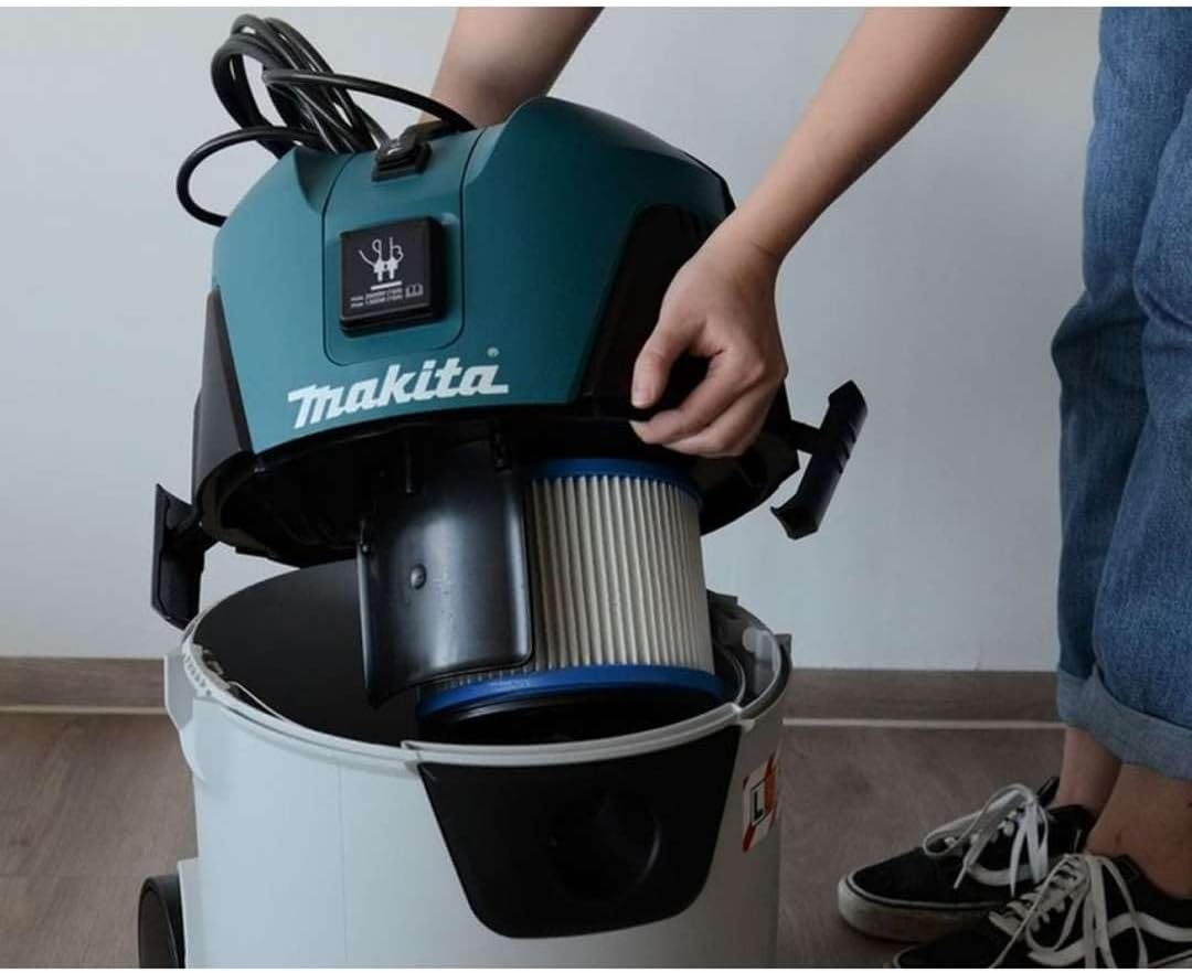Makita VC2512L Staubsauger Klasse L, 25 l,1000 W, 230 V, Schwarz, Blau, Metallisch