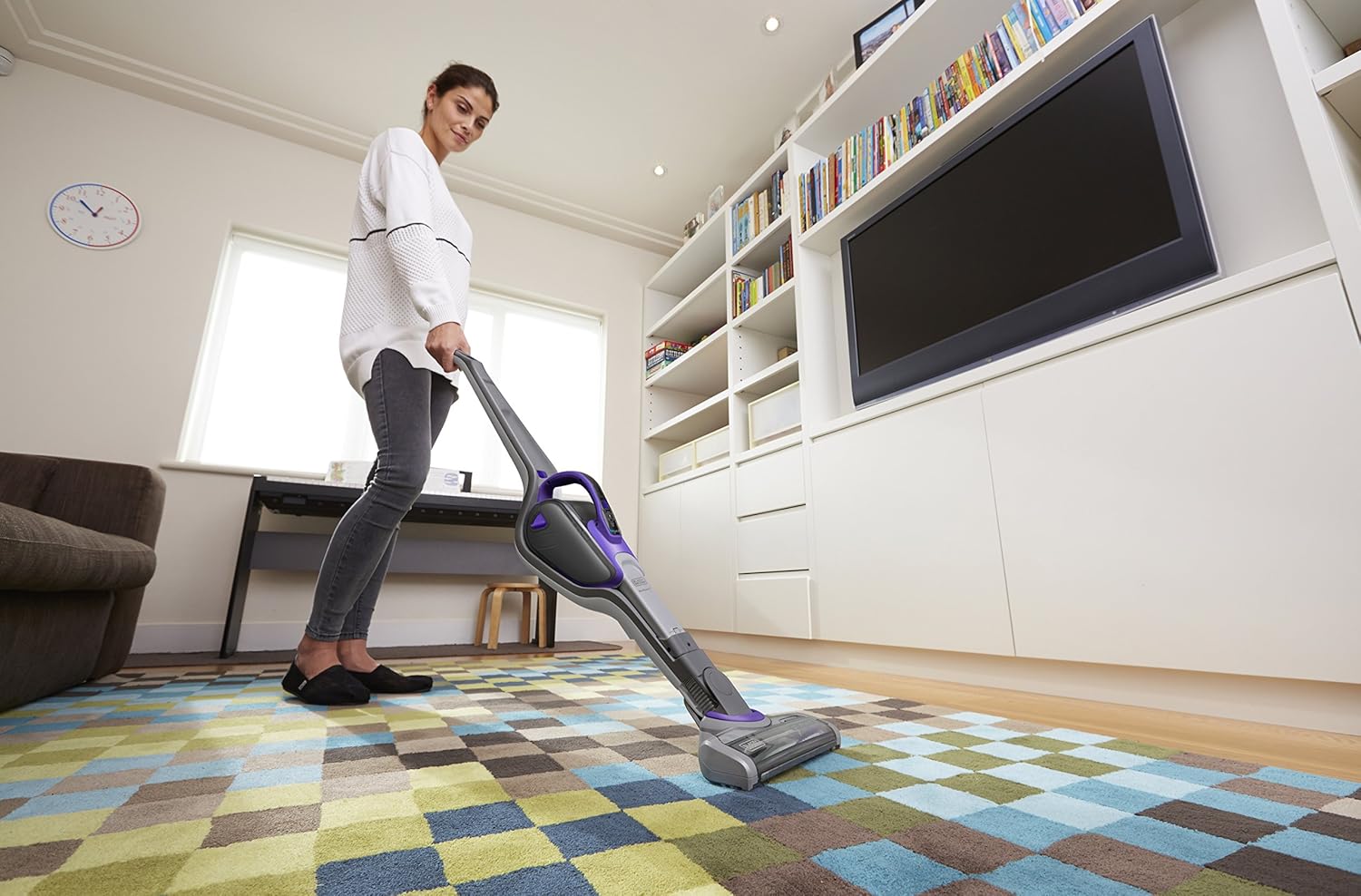 SVJ520BFSP-QW - Aspirador 2en1 18V 2Ah con tecnología Smart TECH™ Incluye cepillo para mascotas y filtro con Aroma de algodón. Cargador Base. Se mantiene de Pie. Boquilla extensible y cepillo