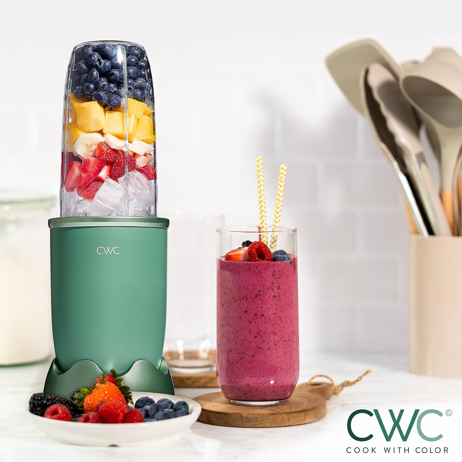 COOK WITH COLOR Personal Power Blender 600W, 24oz Capacity, BPA-Free Jar, Ice-Crushing Blades, Ideal for Smoothies & More, Anti-Slip Feet, Easy to Clean, Dark Sage