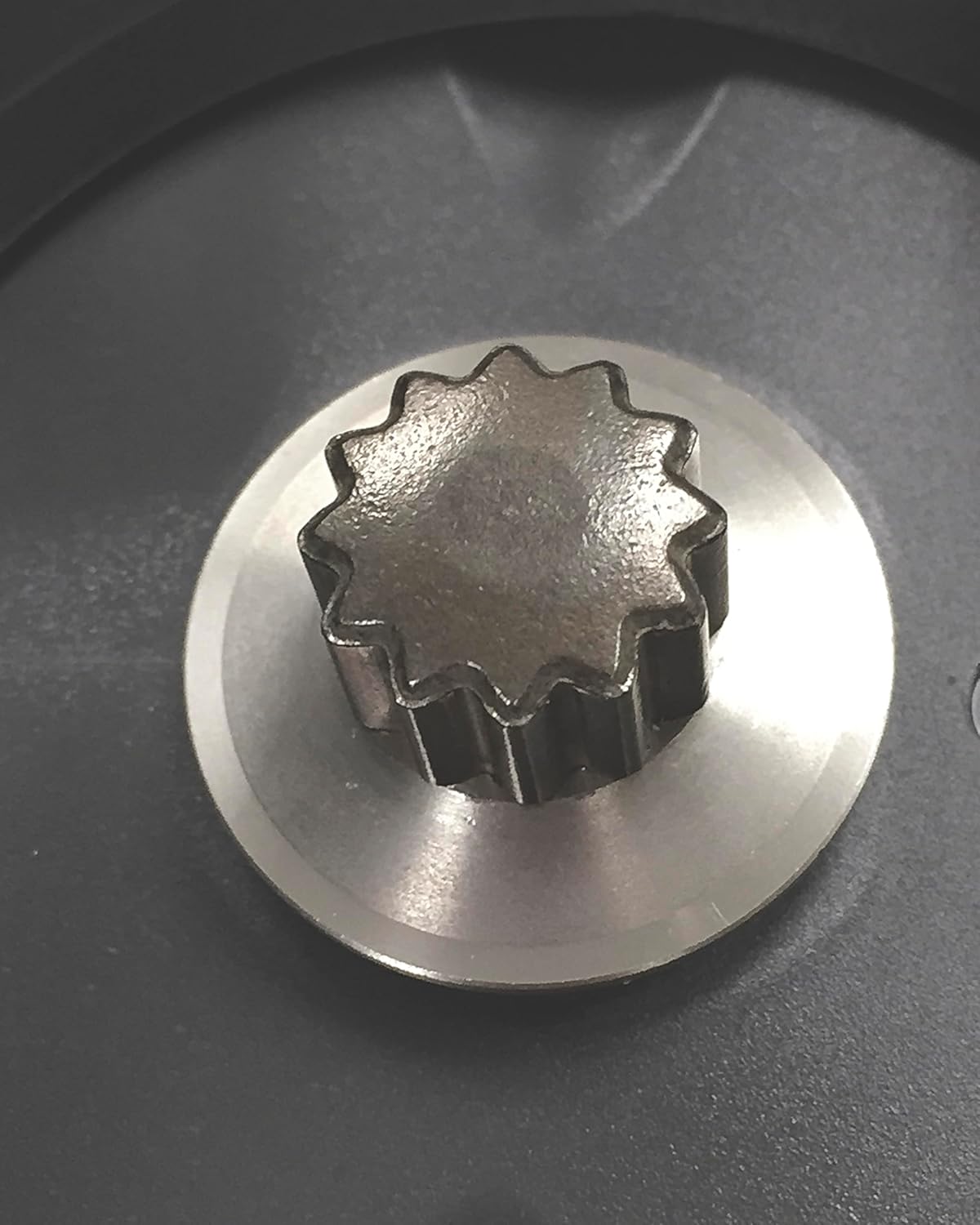 Hamilton Beach Commercial EXPEDITOR 1 Gallon / 4 Liter Culinary Blender, 3.5 HP Motor, Lower Profile Design, Clear Lid with 120 Milliliter / 4 Fluid Ounce Dosing Cup, NSF Certified, HBF900SR