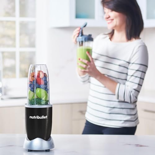 NutriBullet Pro 900W Single-Serve Blender Exclusive Bundle (Black Stainless)