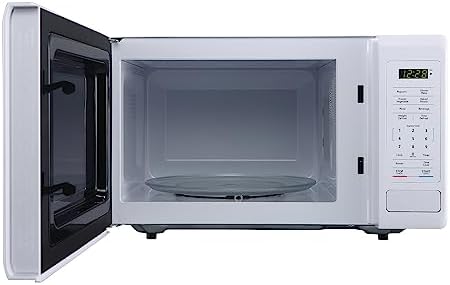 Magic Chef MC99MW 0.9-Cu. Ft. 900-Watt Digital Touch Countertop Microwave (White)