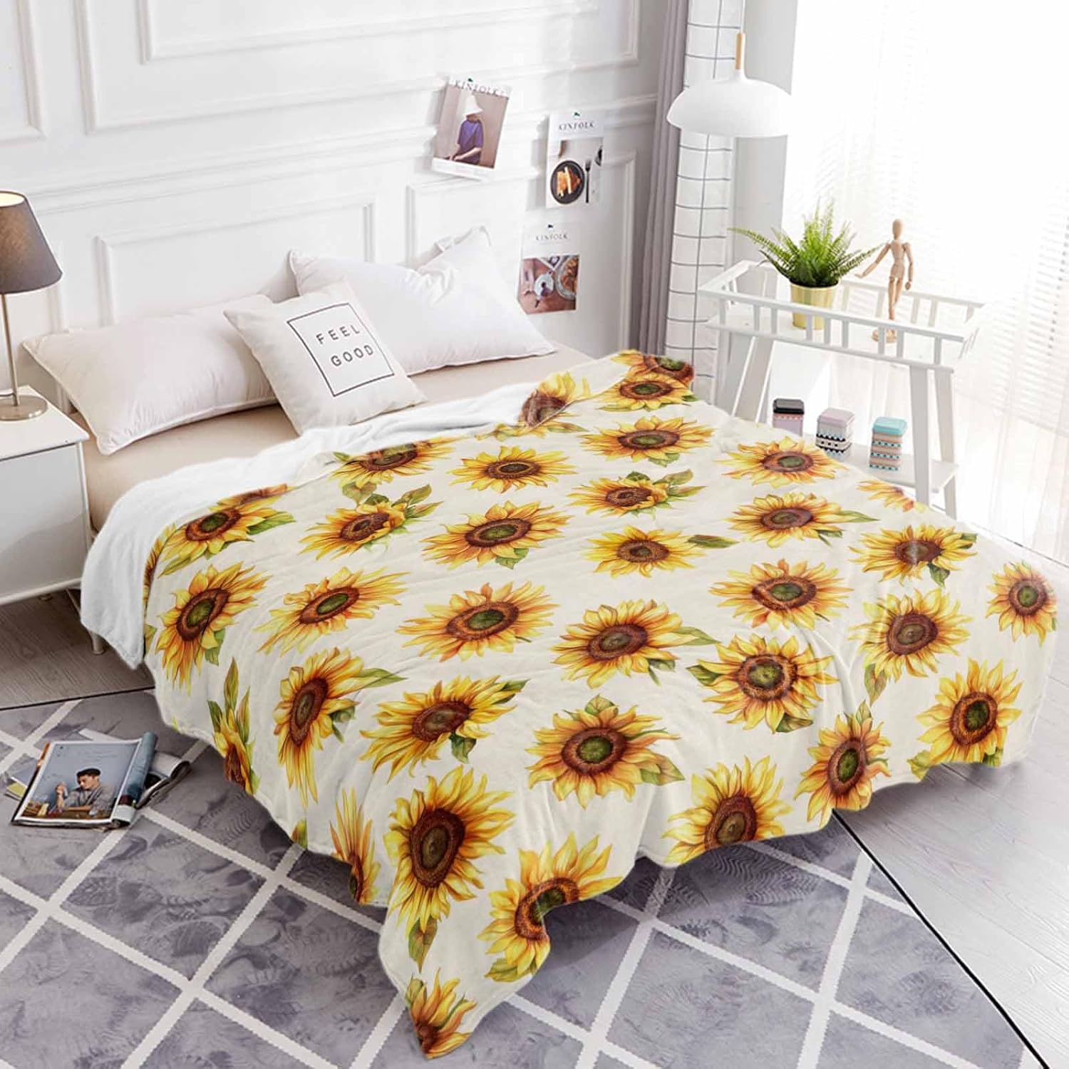 Beige Sunflowers Fall Flannel Fleece Throw Blanket, Thanksgiving Botanical Floral Microfiber Soft Fleece Blankets for All Season, Decorative Cozy Fluffy Plush for Household, Office, 30