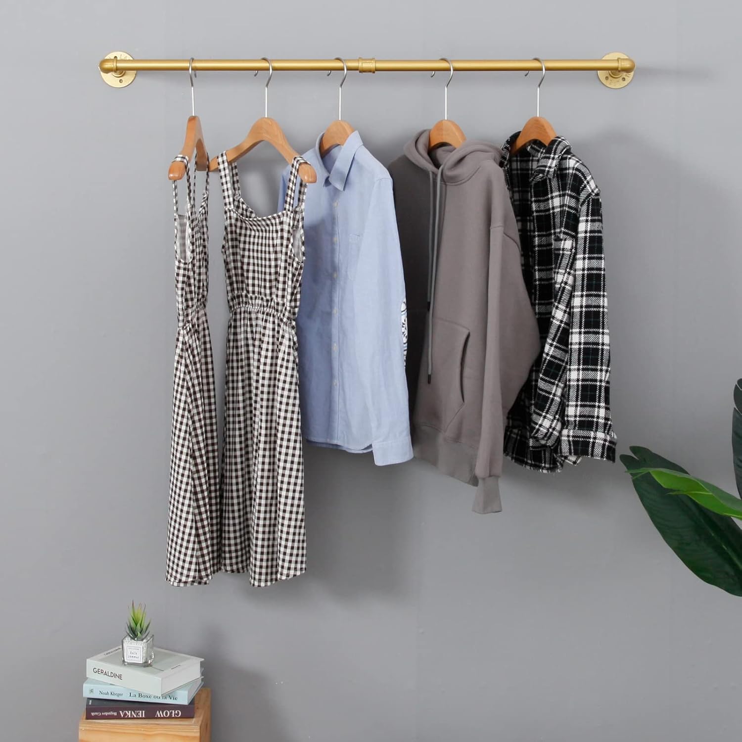 Industrial Pipe Clothing Rack Wall Mounted,Vintage Retail Garment Rack Display Rack Cloths Rack,Metal Commercial Clothes Racks for Hanging Clothes,Iron Clothing Rod Laundry Room (47in, Gold)