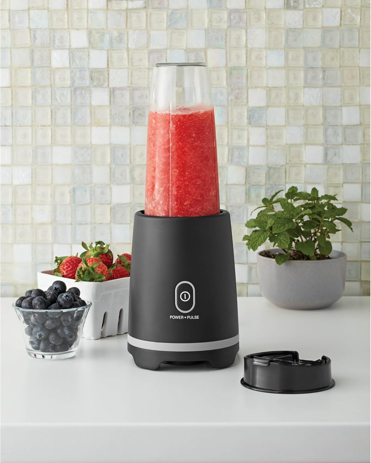 Compact Single-Serve Blender with 16 oz Travel Cup and Lid - Perfect for Smoothies and On-the-Go Beverages