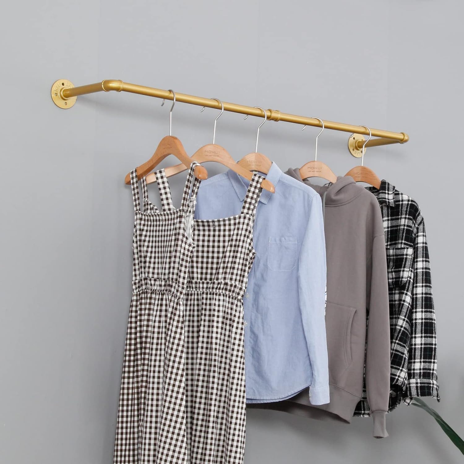 Industrial Pipe Clothing Rack Wall Mounted,Vintage Retail Garment Rack Display Rack Cloths Rack,Metal Commercial Clothes Racks for Hanging Clothes,Iron Clothing Rod Laundry Room (47in, Gold)