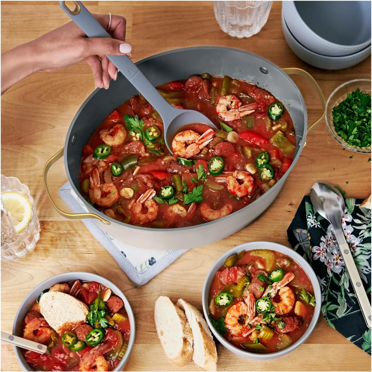 Beautiful 10-in-1 6 Qt Electric Multi-Cooker – Compact Design with Big Capacity: Perfect for Holiday Hosting, Christmas Desserts, Winter Comfort Foods & Everyday Family Meals