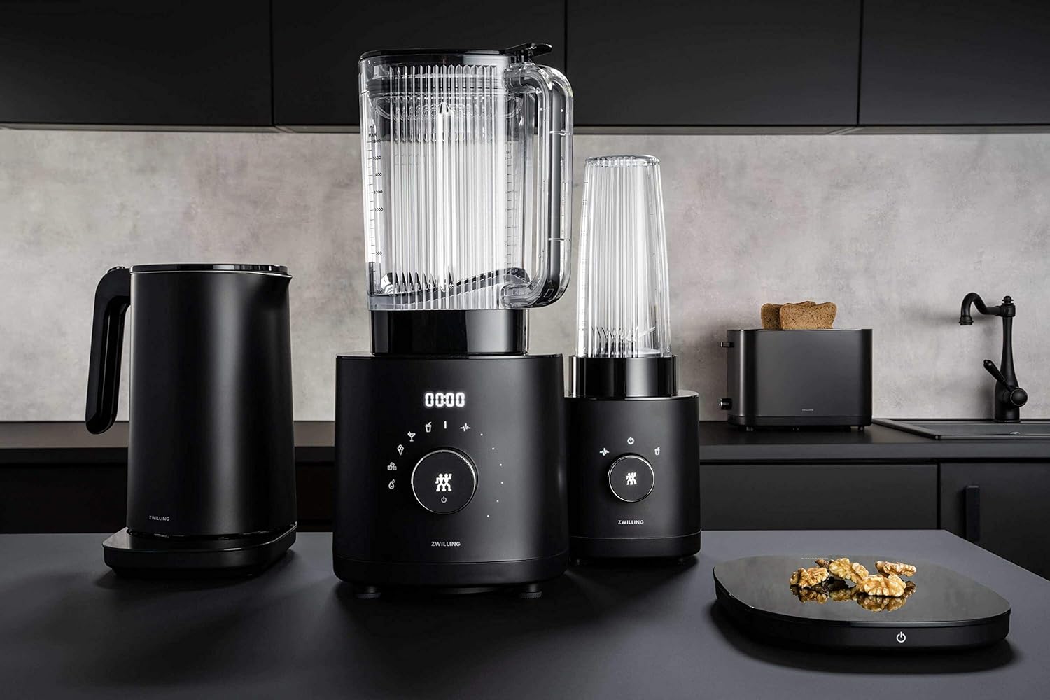 ZWILLING ENFINIGY Powerful Blender, 1.8 Litres, Mixer with Stainless Steel Winglet Blade and 1600 Watt Powerful Motor, Black