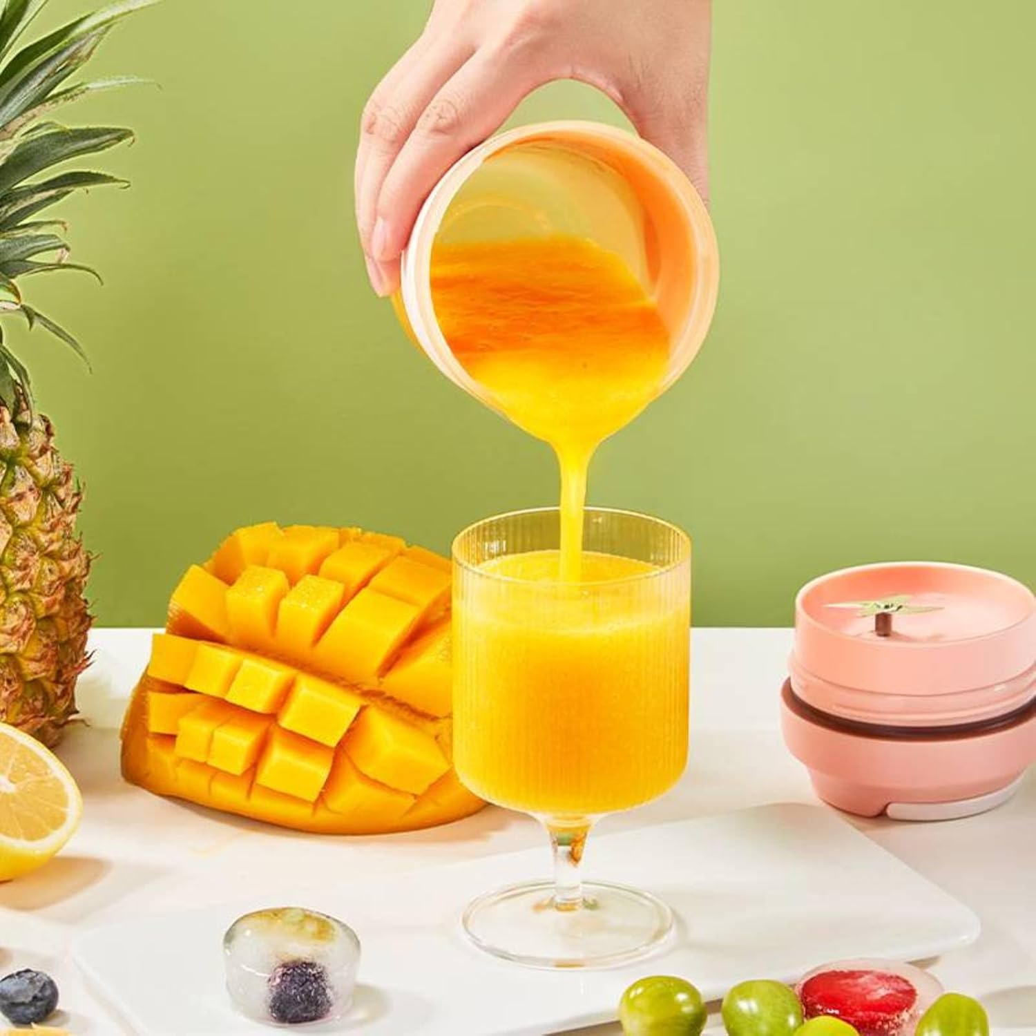 Electric Mini juicer Portable Household Fruit Small Charging Juice Cup Student Juice Cup