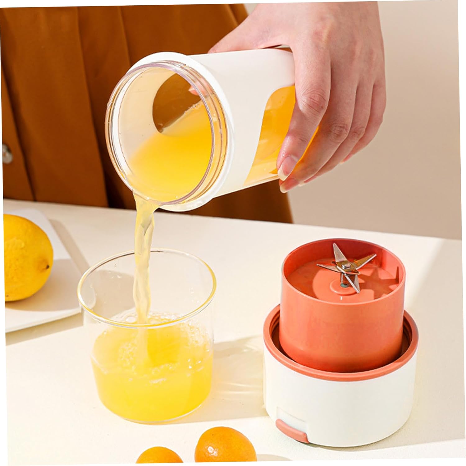 Portable Blender, 480ml Portable Juicer Blender with 6-Blade Head, Cup for Shakes and, USB for Office, Gym, Kitchen, Travel Juicer