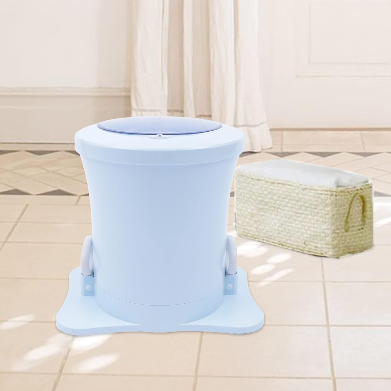 Manual Dehydrator Machine, Manually Pulling Rope Dryer, Non-Hand Operated Dehydrator, Portable Compact Spin Dryer Foot Type Electricity Free Dehydrator for Camping Apartments Clothes