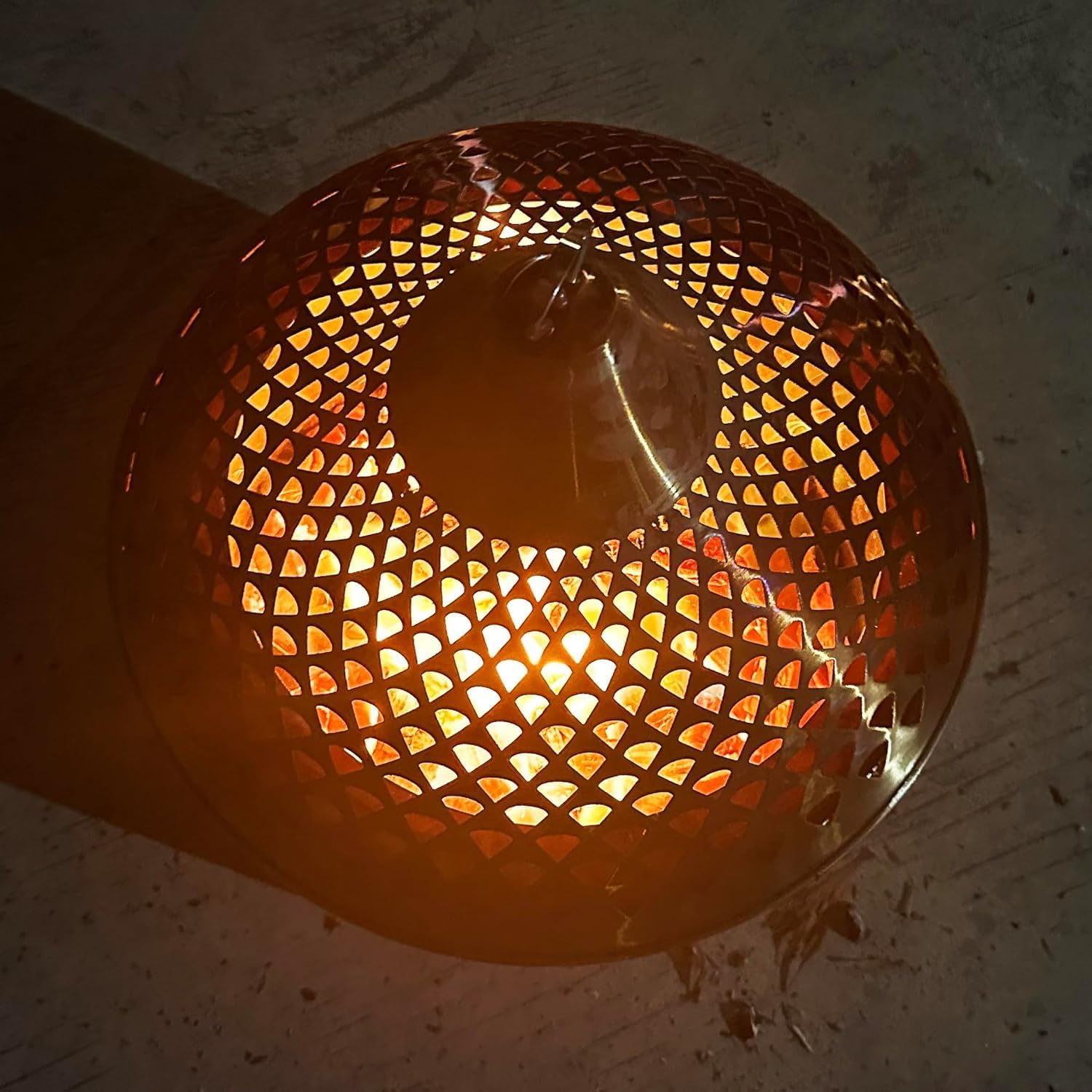 Spark Shield for Bonfire, 304 Stainless Steel Fire Pit Screen, 19.13 Inch Diameter, Silver, Decorative Lattice Design with Handle