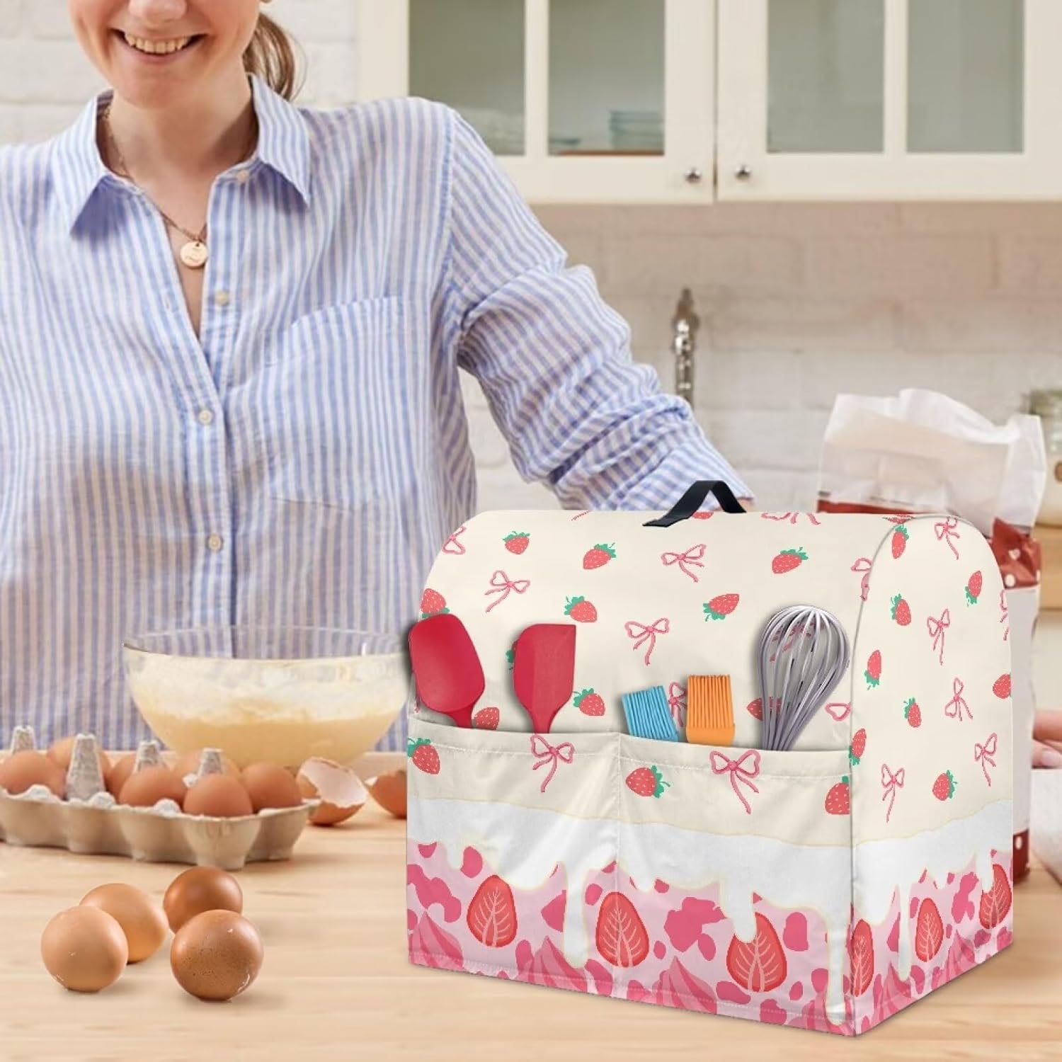 Stand Mixer Cover with Organizer Bags, Blender Accessories Stand Mixer Dust Cover Kitchen Decorations Covers Blender Bags Universal for Kitchen Strawberry Ice Cream