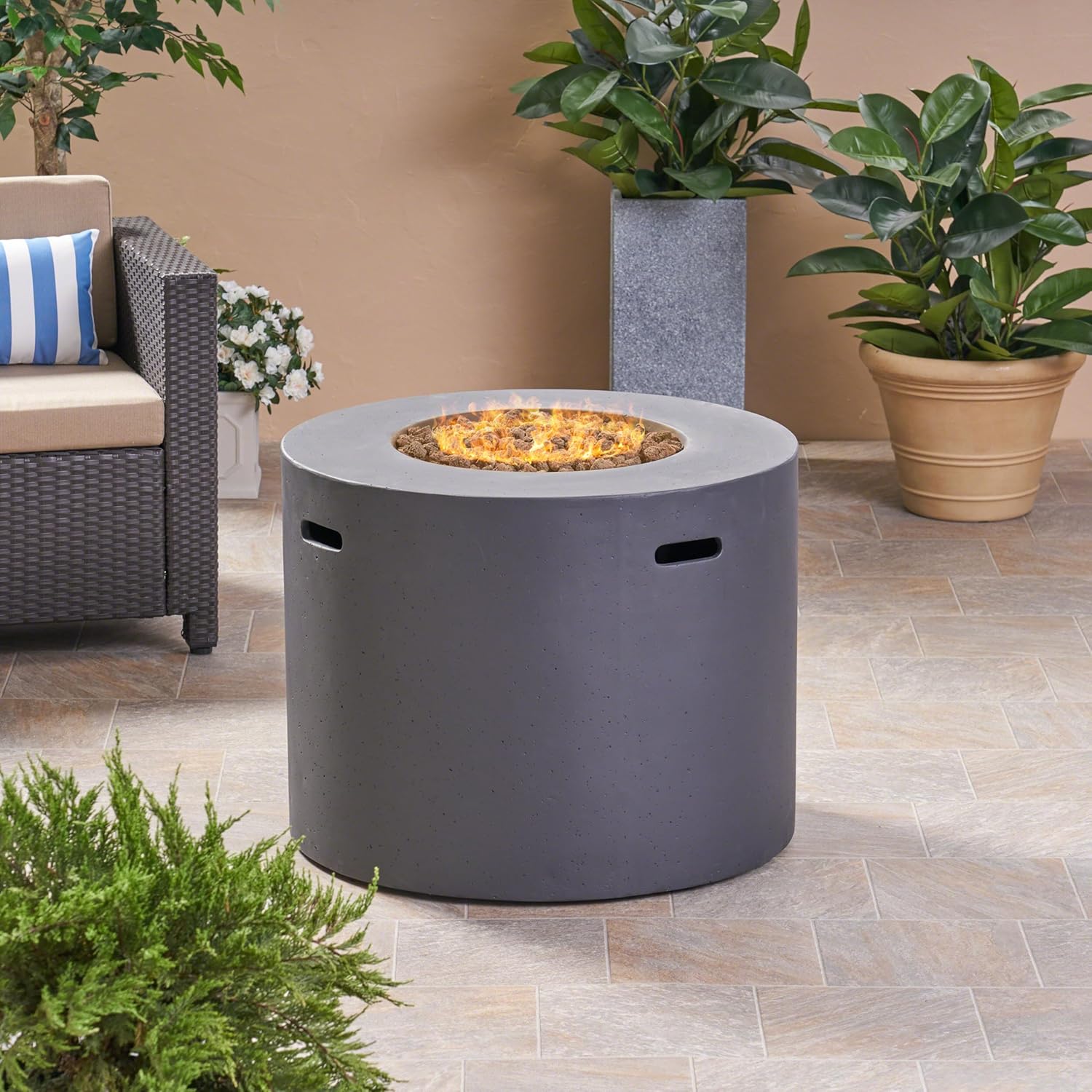31 Inches Round Dark Grey Fire Pit – 40,000 Btu Outdoor Fire Pit for Patio, Backyard, Camping – Durable Steel Construction with Spark Screen (1 Doors)