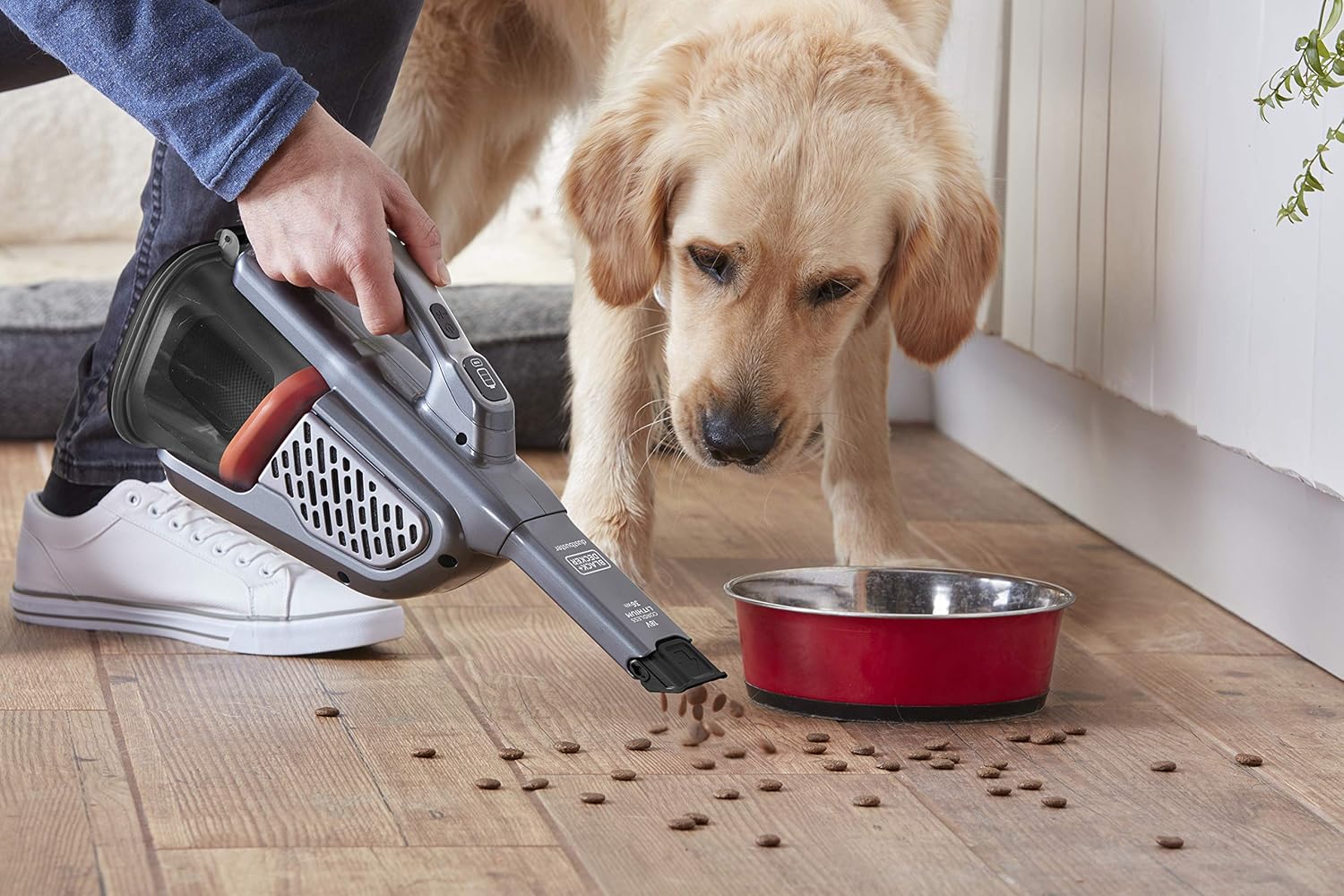 BLACK+DECKER BHHV520JF-QW - Aspirador de Mano GEN 11 con tecnología Smart TECH 18V 2Ah. Boquilla fina extensible y cepillo. Cargador Base.