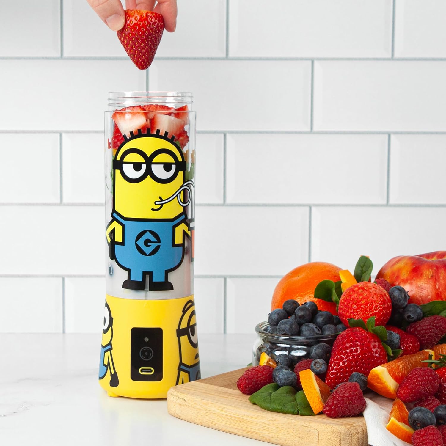 Uncanny Brands Minions USB-Rechargeable Portable Blender