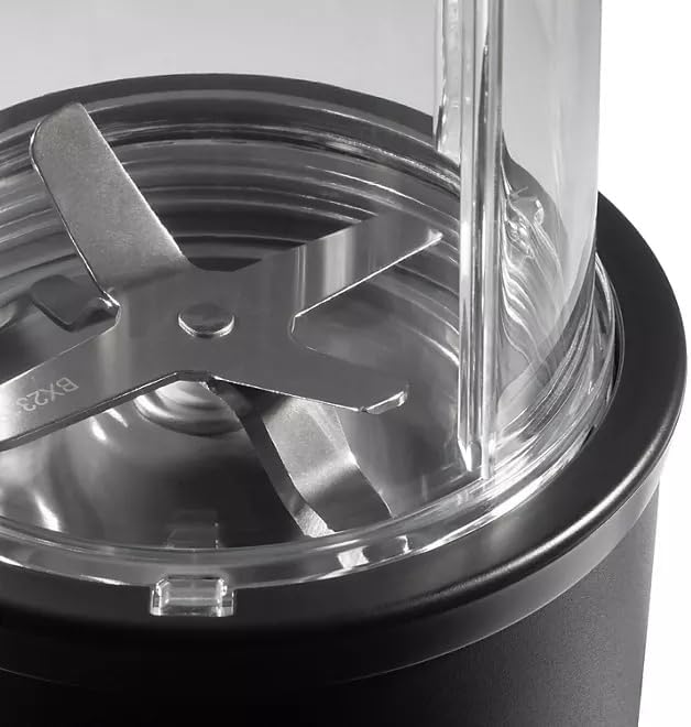 NutriBullet Pro 900W Single-Serve Blender Exclusive Bundle – Multi-Speed, Easy Clean, Ideal for Smoothies & Shakes, Durable Stainless Steel Blades, Includes 1x32oz Blender Cup & 2x24oz - Matte Black