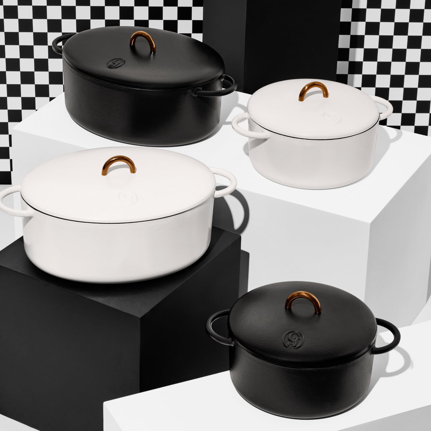 Great Jones Dutch Baby Dutch Oven with Lid (Salt, 3.5-Quart) | Enameled Cast Iron, Round Shape | Safe for Stovetops & Ovens up to 500°F | Space-Saving & Dishwasher-Friendly | Small-Batch Cooking