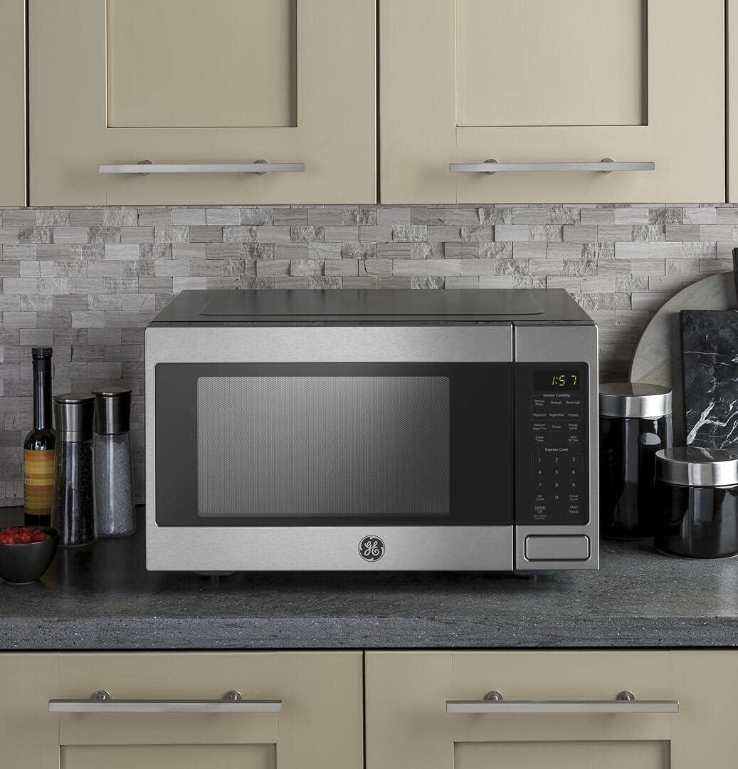 Ge 1.6 Cu. Ft. Countertop Microwave Oven