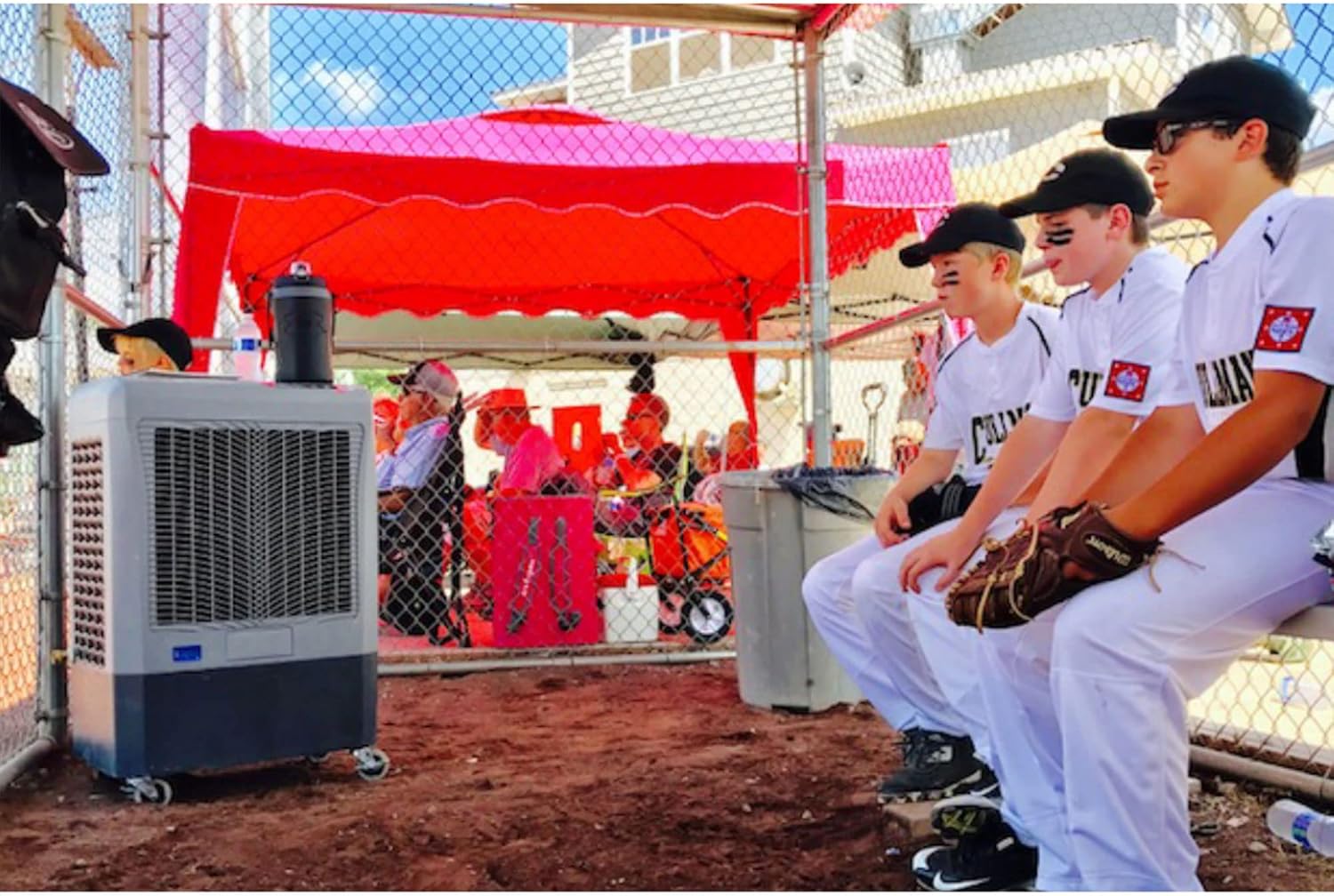 Hessaire MC37M Indoor or Outdoor Portable Oscillating Evaporative Swamp Air Cooler for 950 Square Feet of Space with Water Reservoir