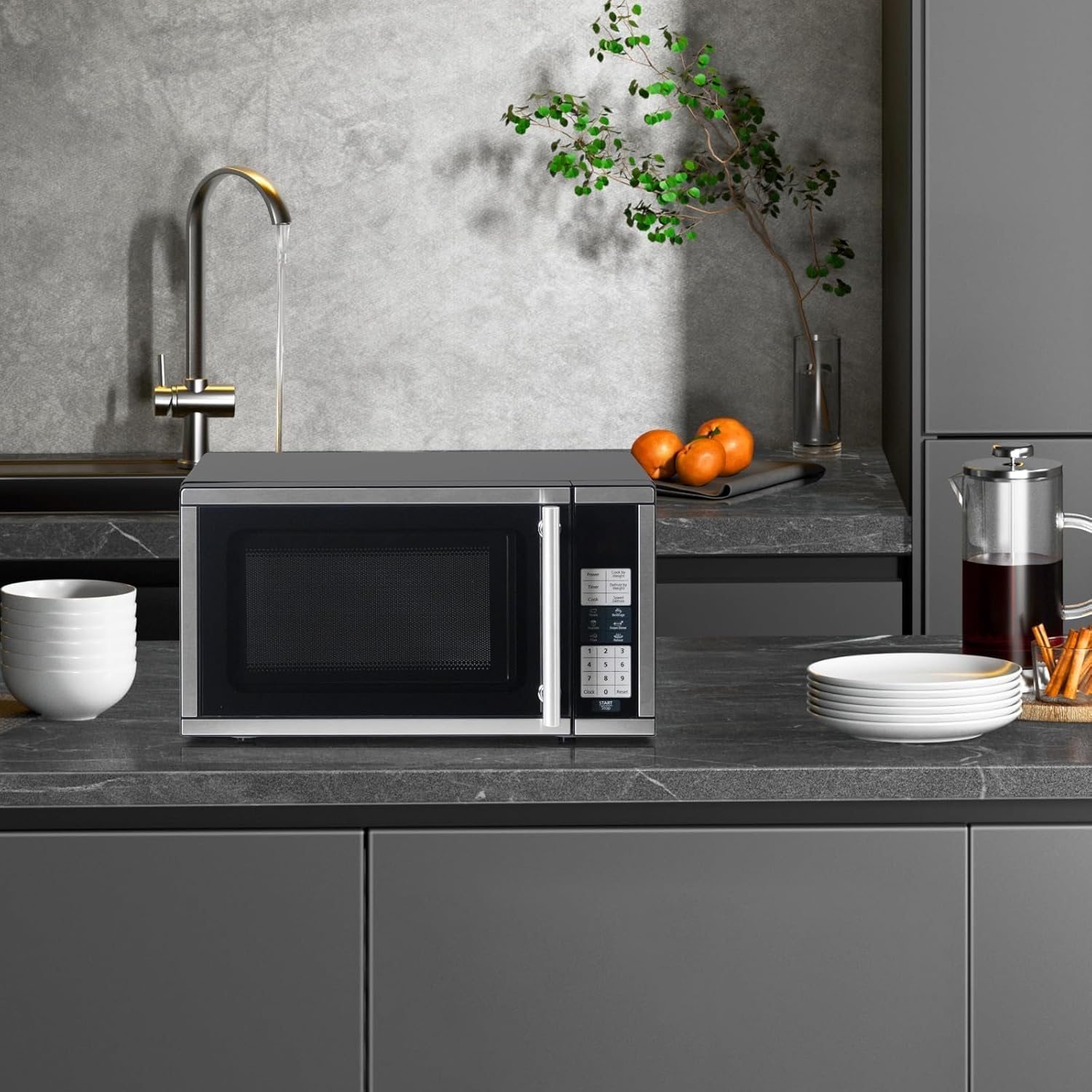 Countertop Microwave Ovens 0.7 Cu. Ft, 700 Watts Microwave Oven With LED Lighting,Turntable and Child Lock,Compact Microwave Perfect for Apartments and Dorms,Easy Clean Interior