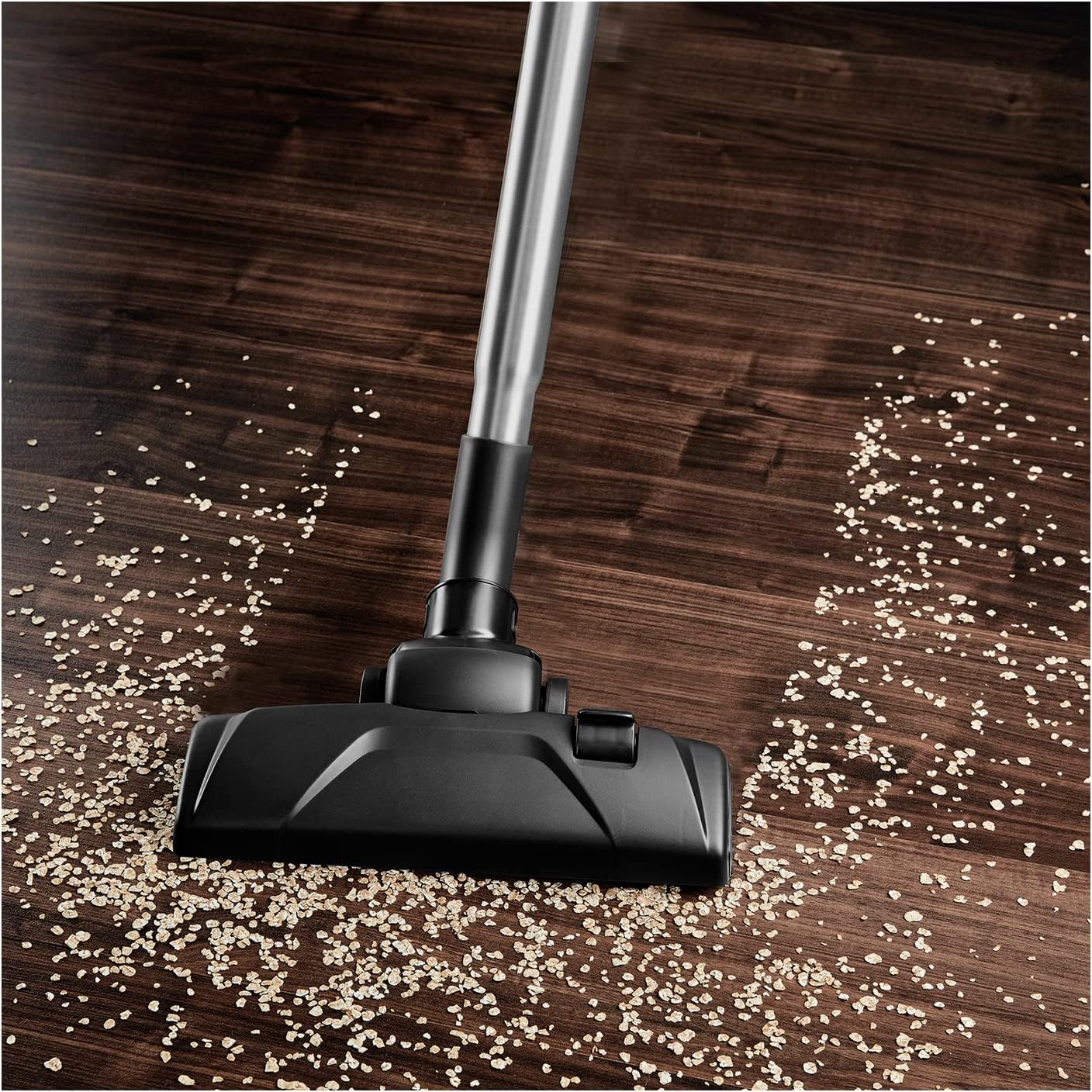 AEG VX6-2-IW-5 vacuum cleaner with bag, 360° rotating wheels, extra nozzles and dust bags, for hard and carpeted mats, 800 watts, 9 m range of action, ergo handle, new technical version/white